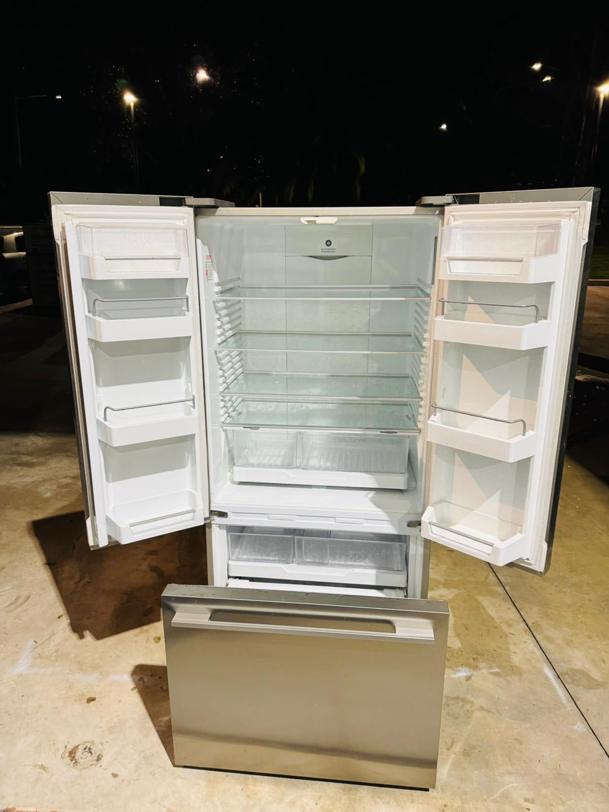 **FISHER & PAYKEL 519 LITRES FRENCH DOOR FRIDGE FREEZER **