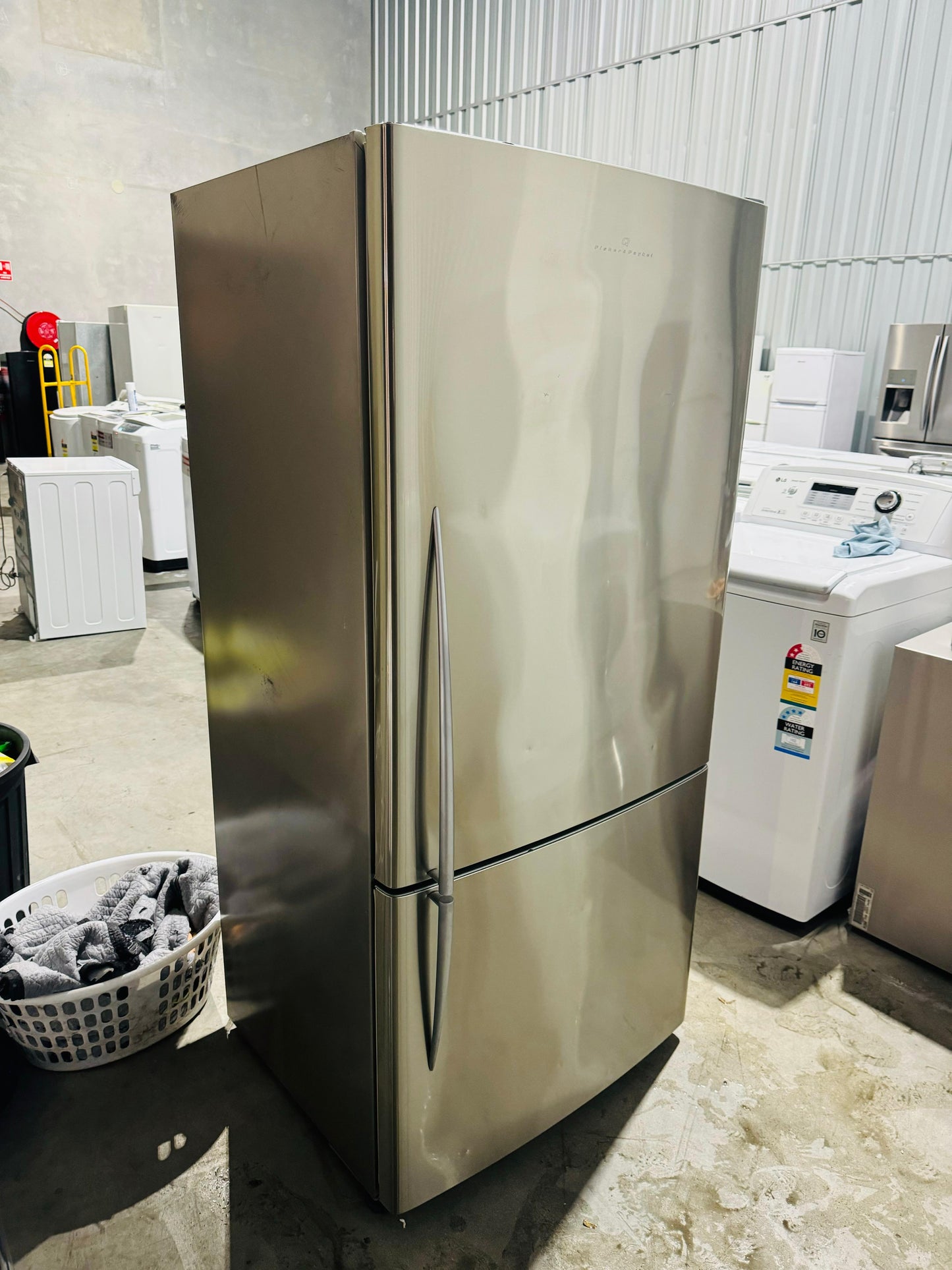 **FISHER & PAYKEL 519 LITRES FRIDGE FREEZER**