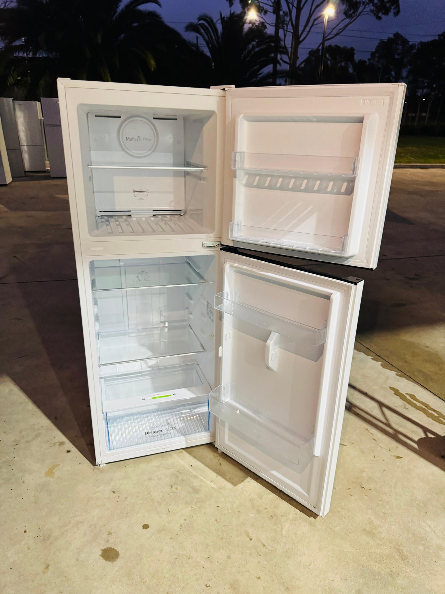 **CHIQ 202 LITRES FRIDGE FREEZER**