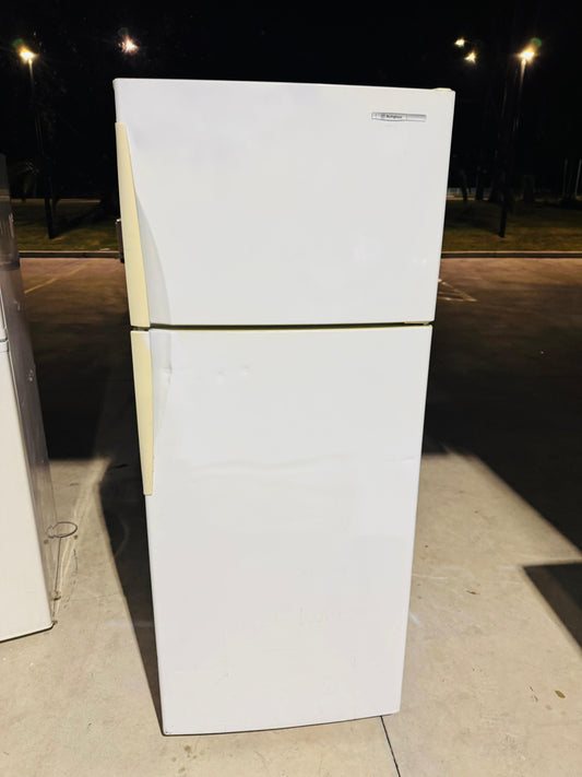 **WESTINGHOUSE 393 LITRES FRIDGE FREEZER**