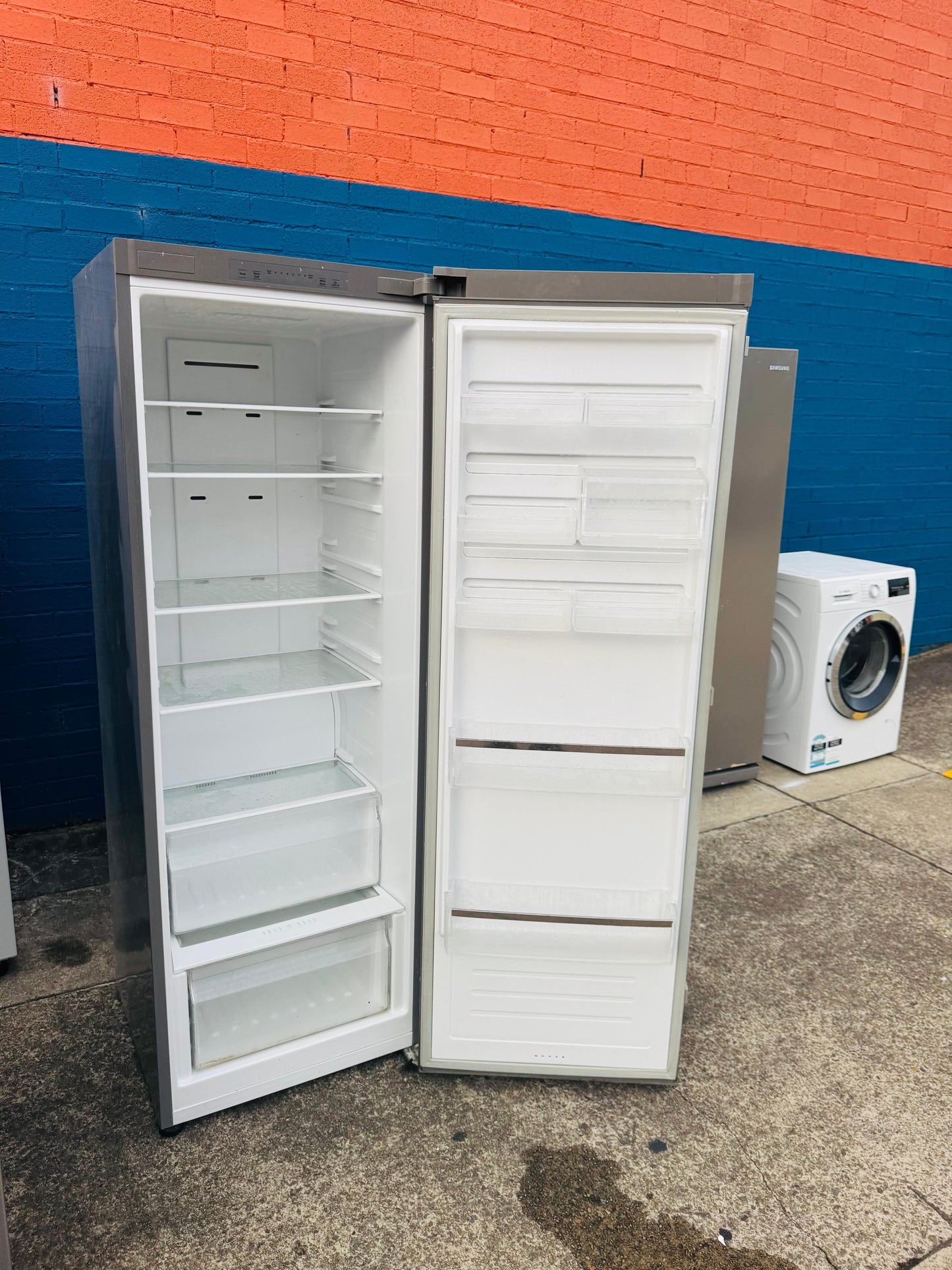 **WESTINGHOUSE 353 LITRES FRIDGE**