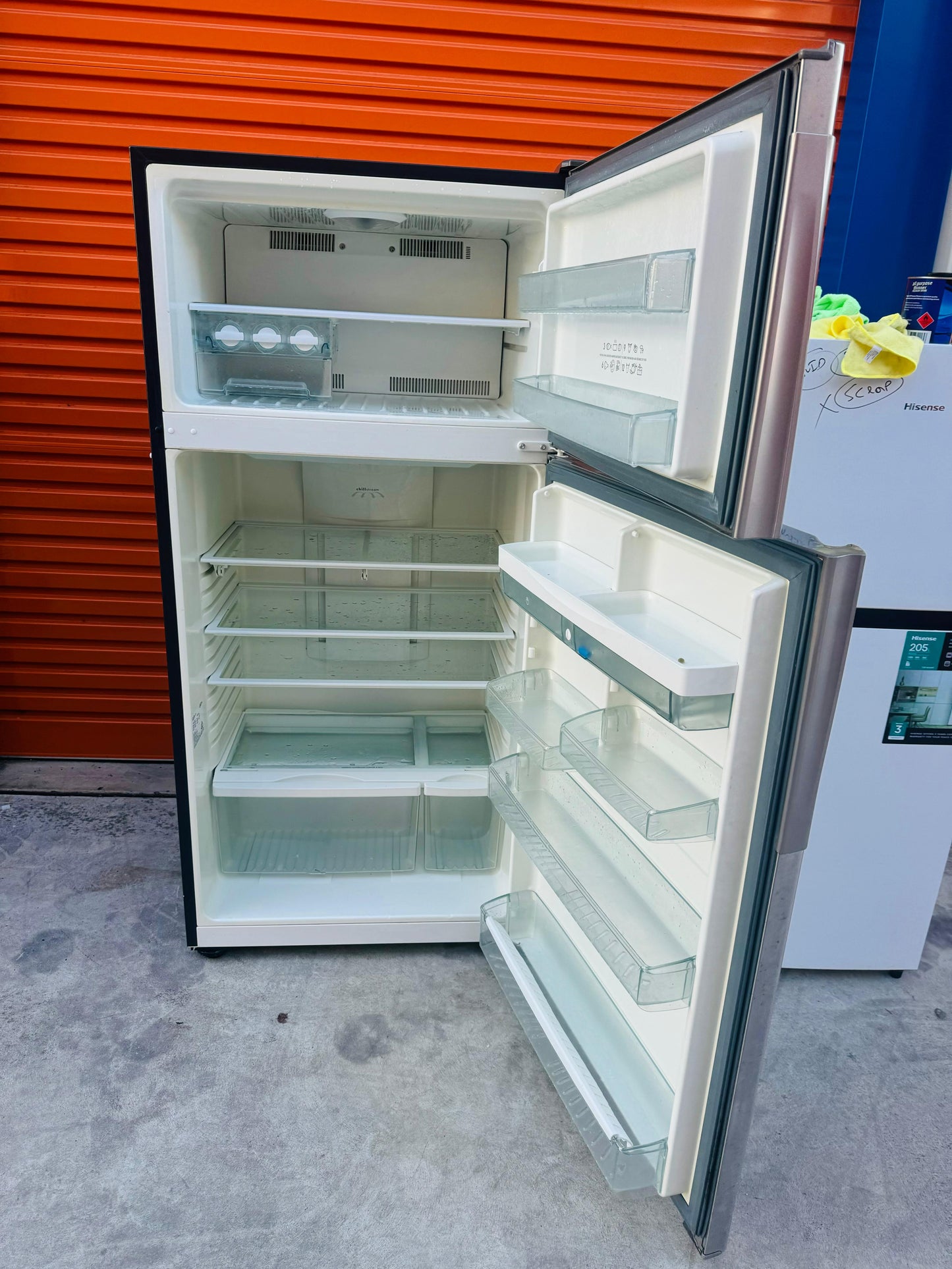 **WESTINGHOUSE 517 LITRES FRIDGE FREEZER**