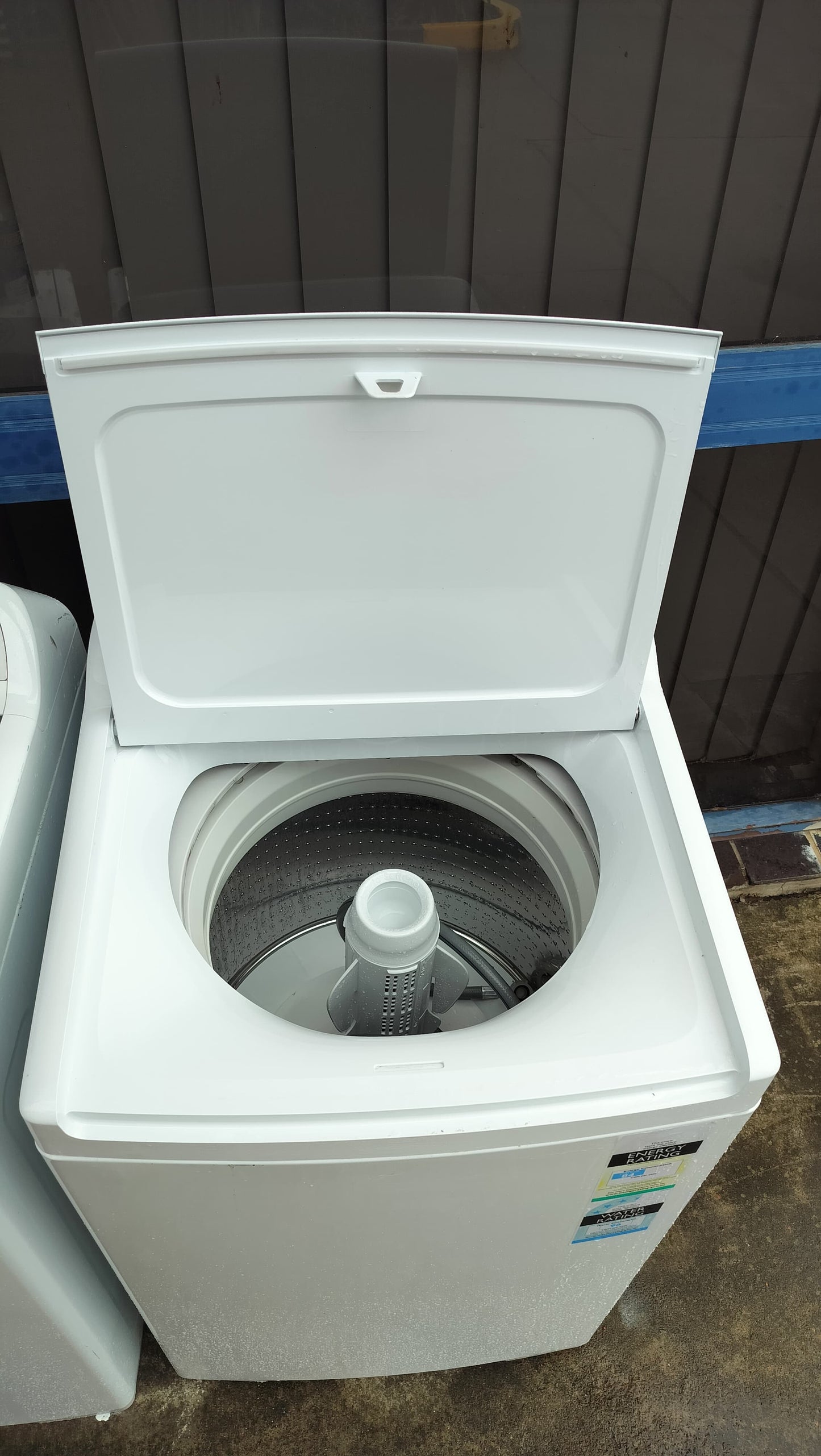 **FISHER & PAYKEL 8.5 KGS TOPLOADER WASHING MACHINE**