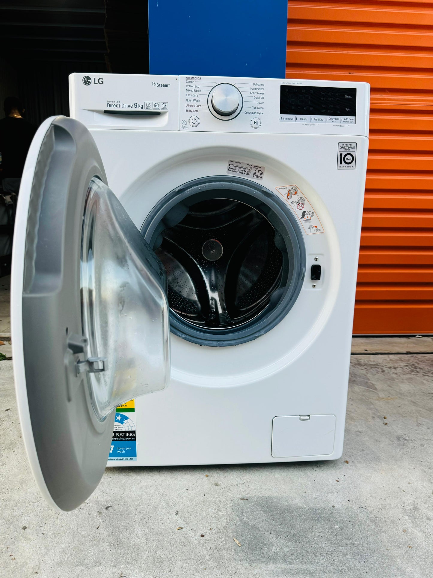 **LG 9KGS FRONT LOADER WASHING MACHINE**