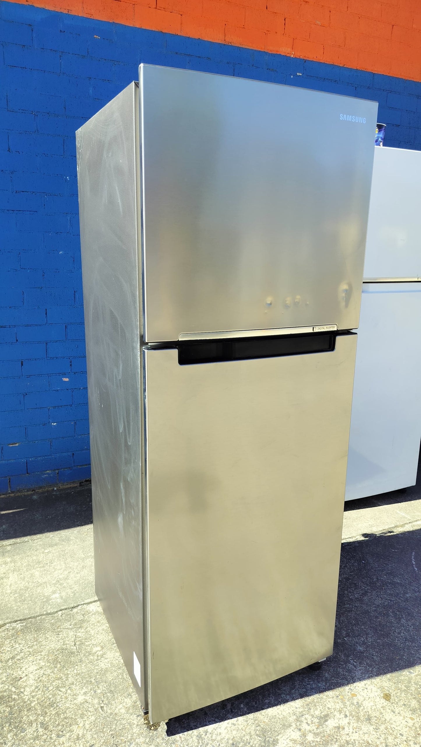 **SAMSUNG 318 LITRES FRIDGE FREEZER*