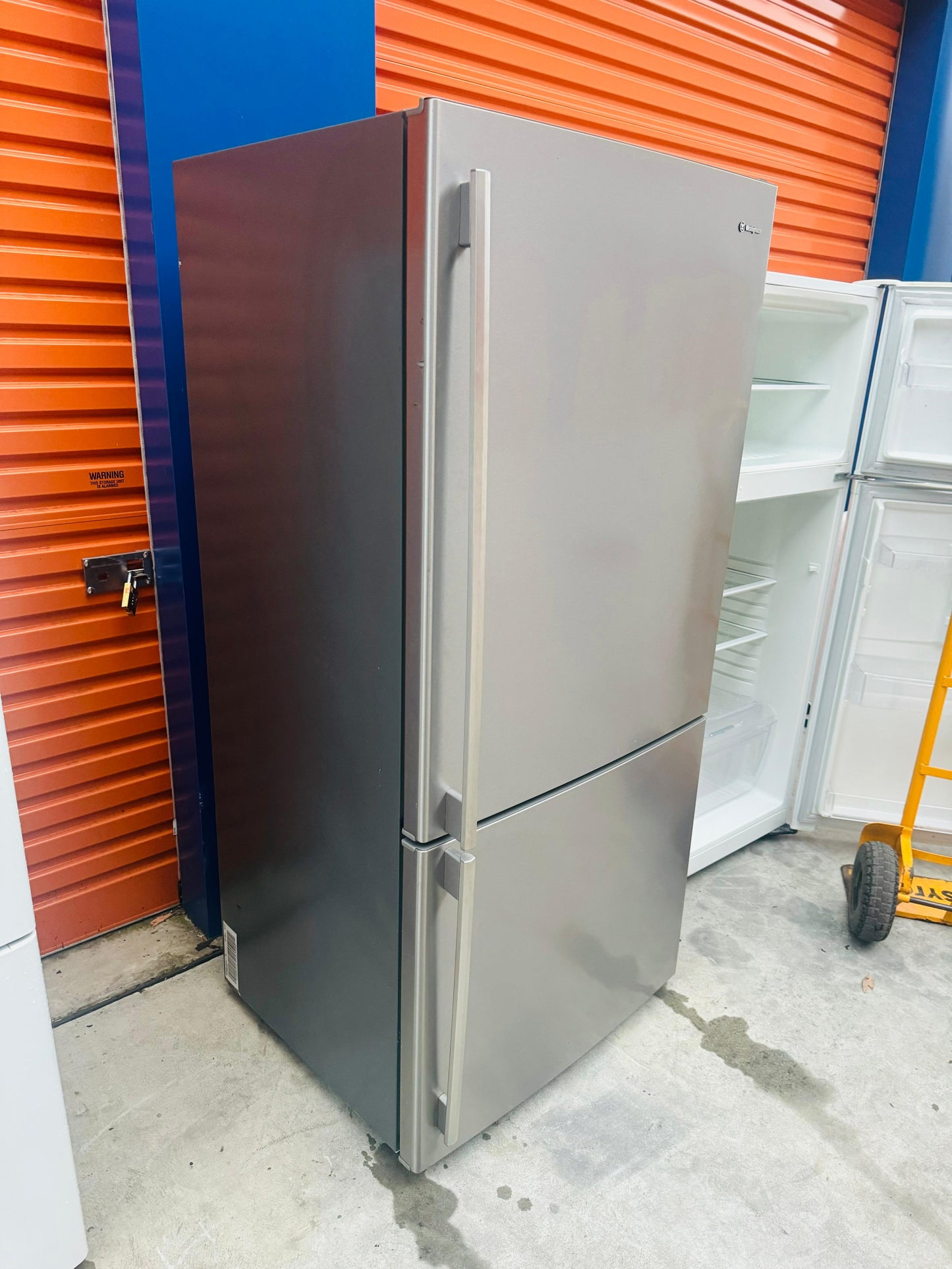 **WESTINGHOUSE 510 LITRES FRIDGE FREEZER**