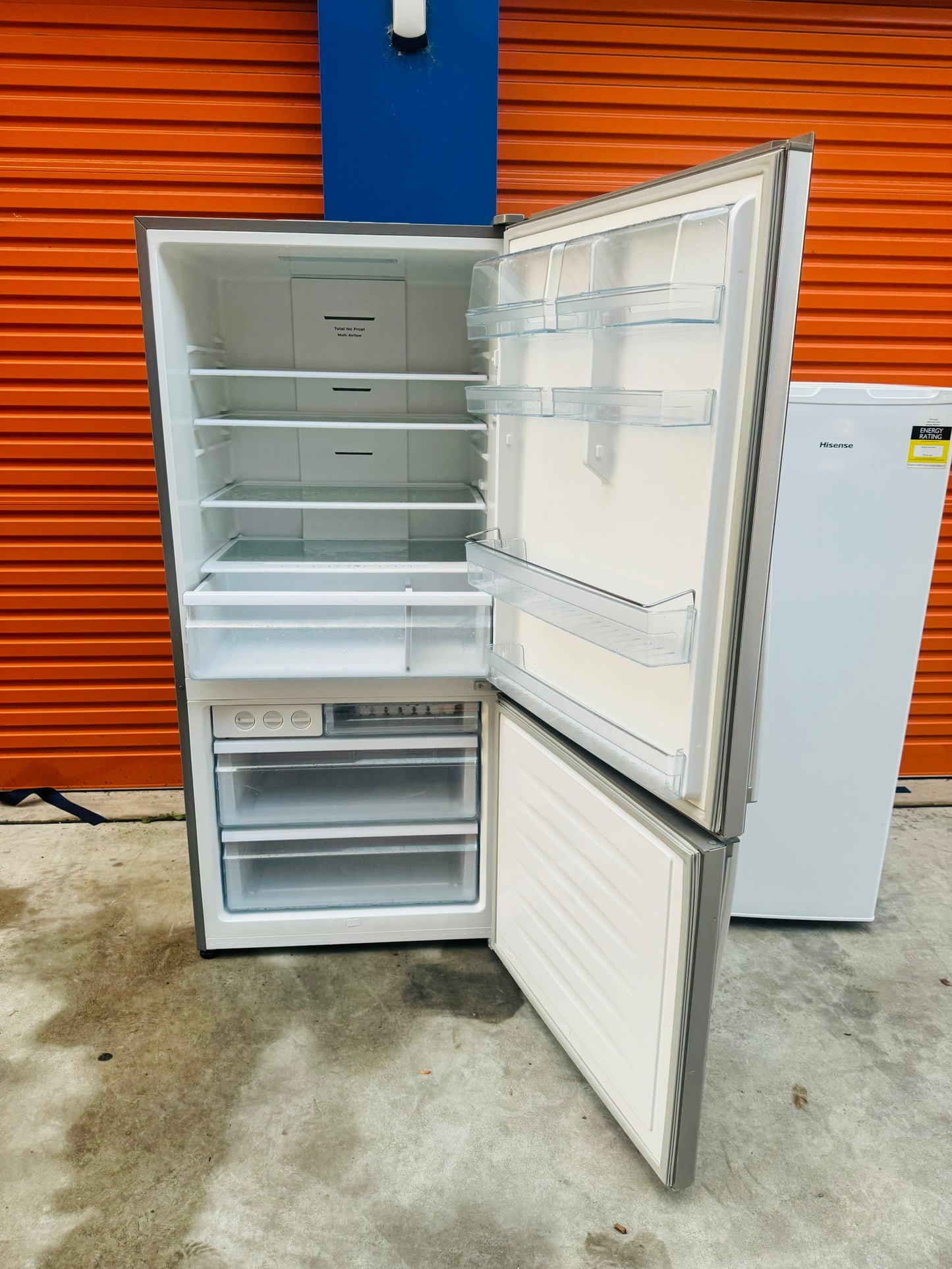 **HISENSE 520 LITRES FRIDGE FREEZER**