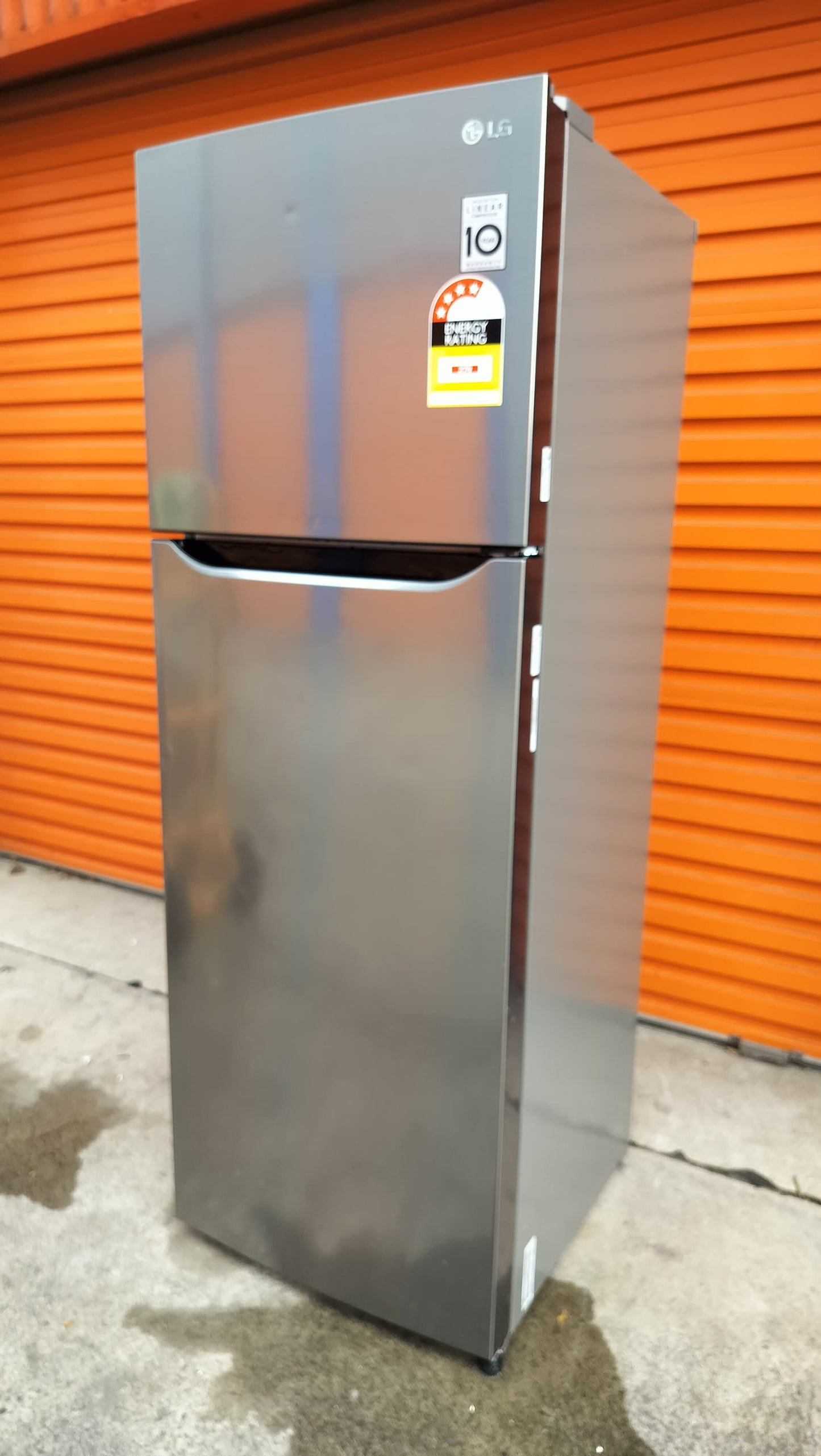 **LG 332 LITRES FRIDGE FREEZER**