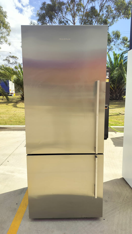 **FISHER & PAYKEL 570 LITRES FRIDGE FREEZER**