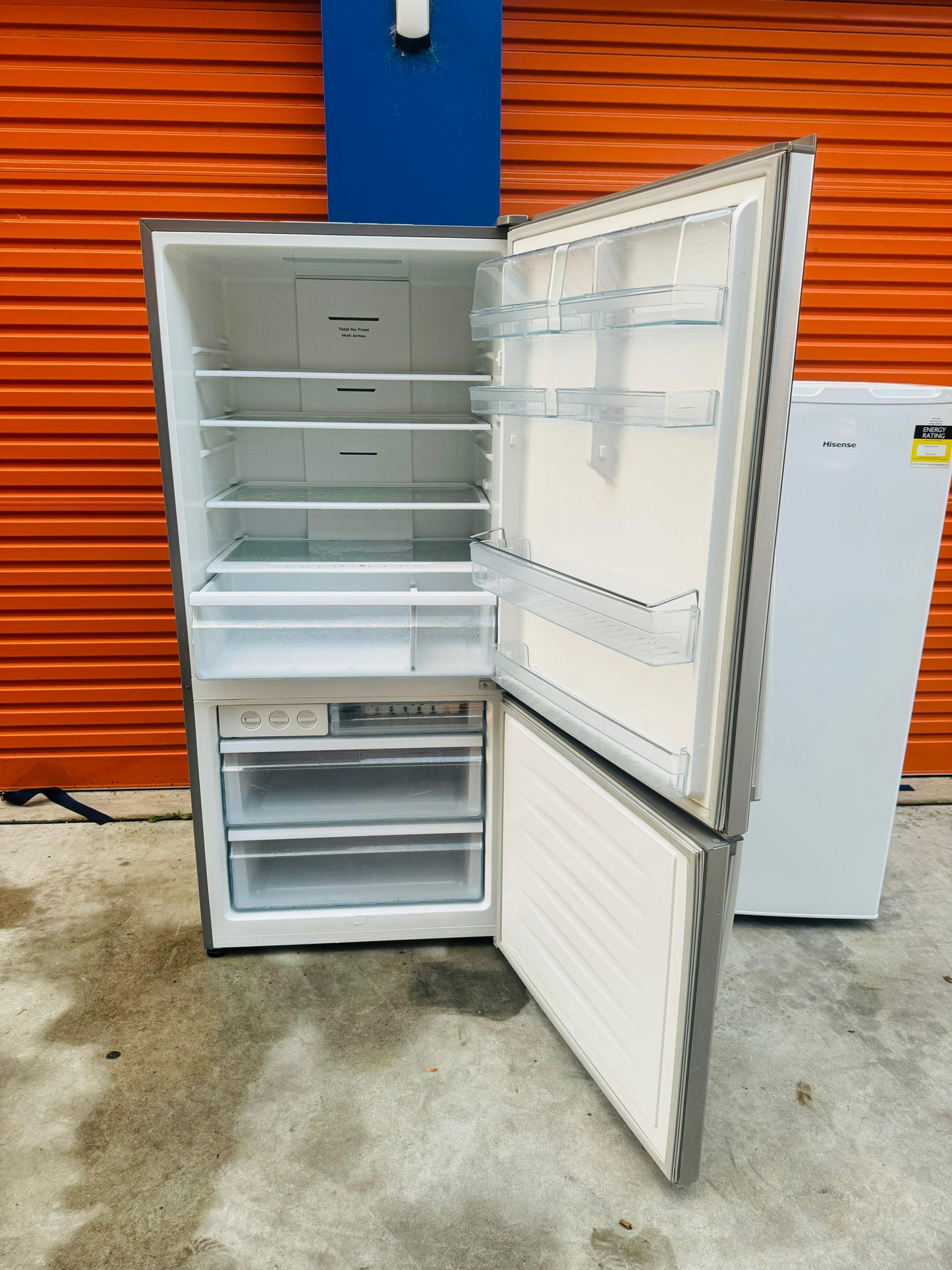 **HISENSE 520 LITRES FRIDGE FREEZER**