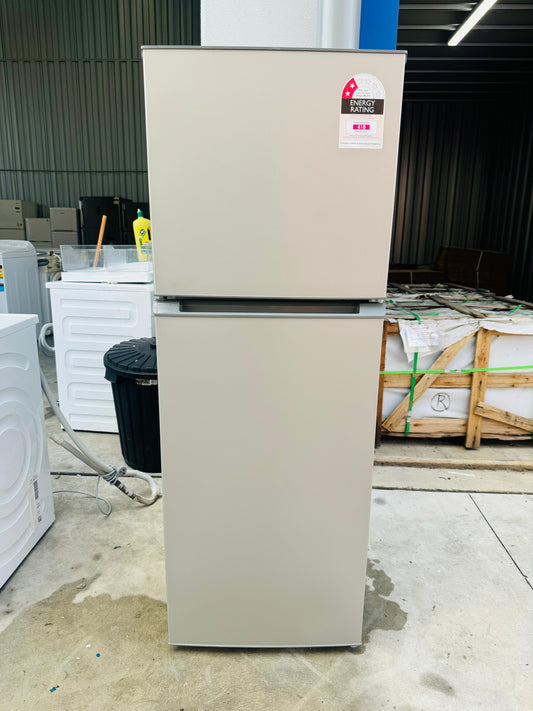 **KOGAN 239 LITRES FRIDGE FREEZER**