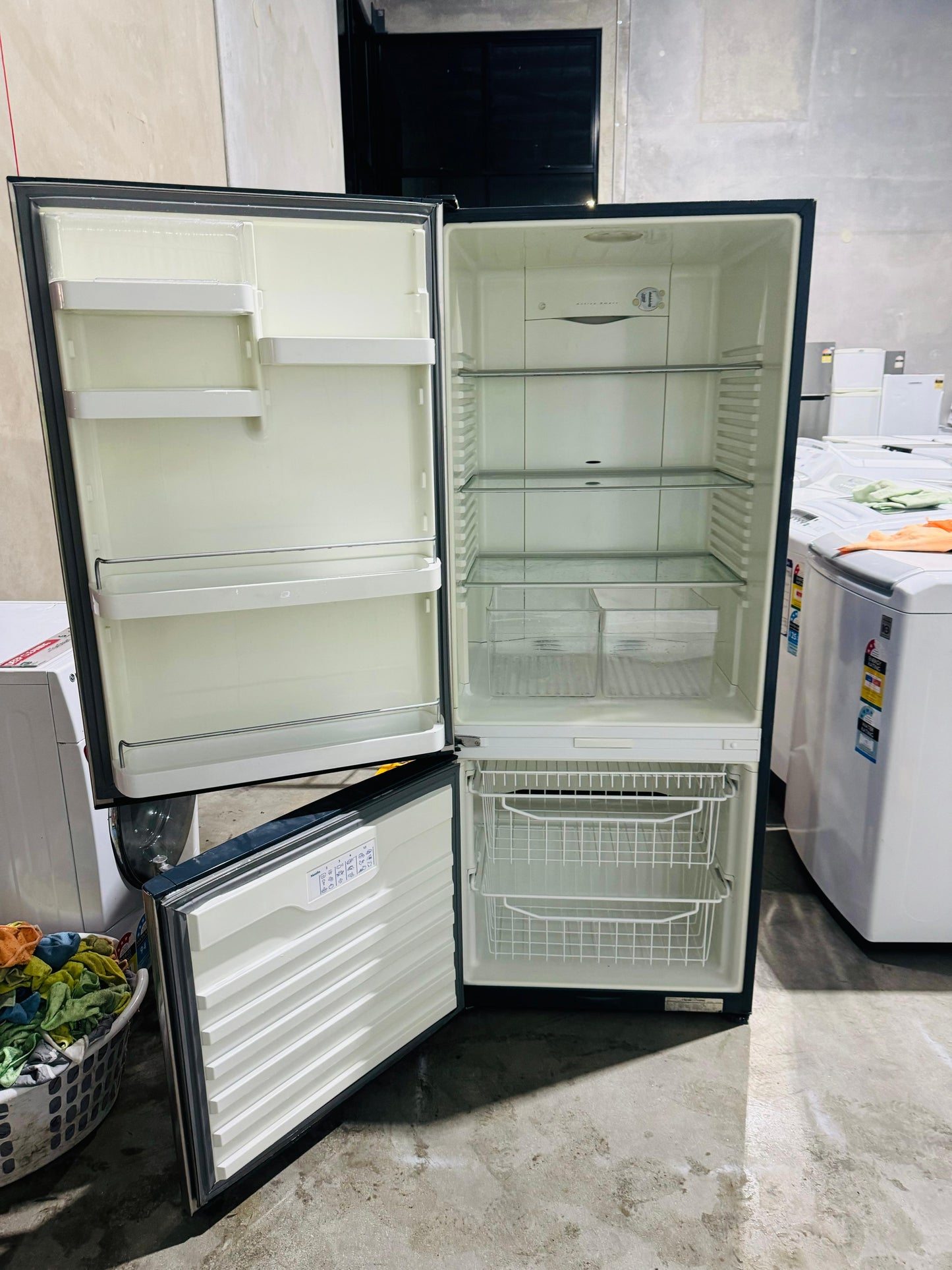 **FISHER & PAYKEL 442 LITRES FRIDGE FREEZER**