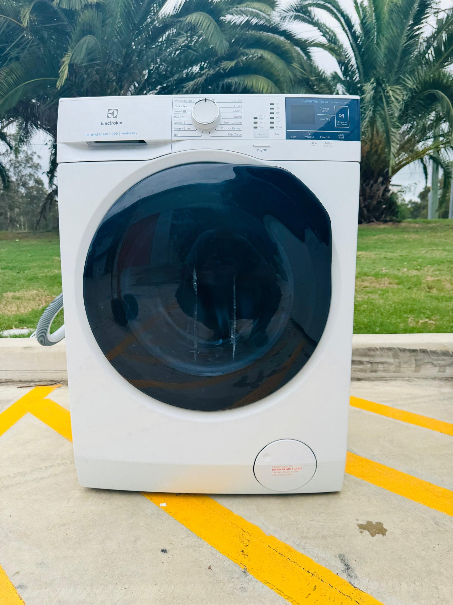 **ELECTROLUX 7.5 KGS FRONT LOADER WASHING MACHINE & 4.5 KGS DRYER COMBO**