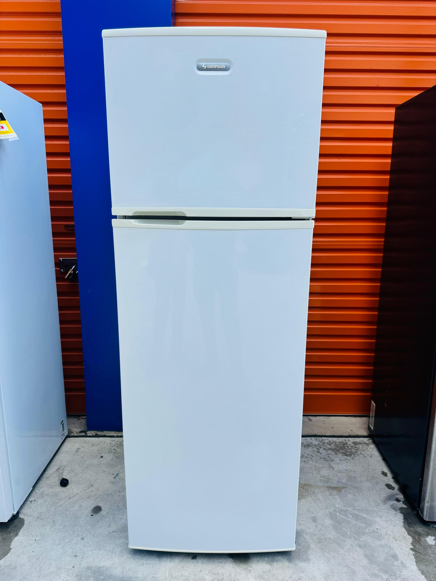 **SIMPSON 328 LITRES FRIDGE FREEZER**