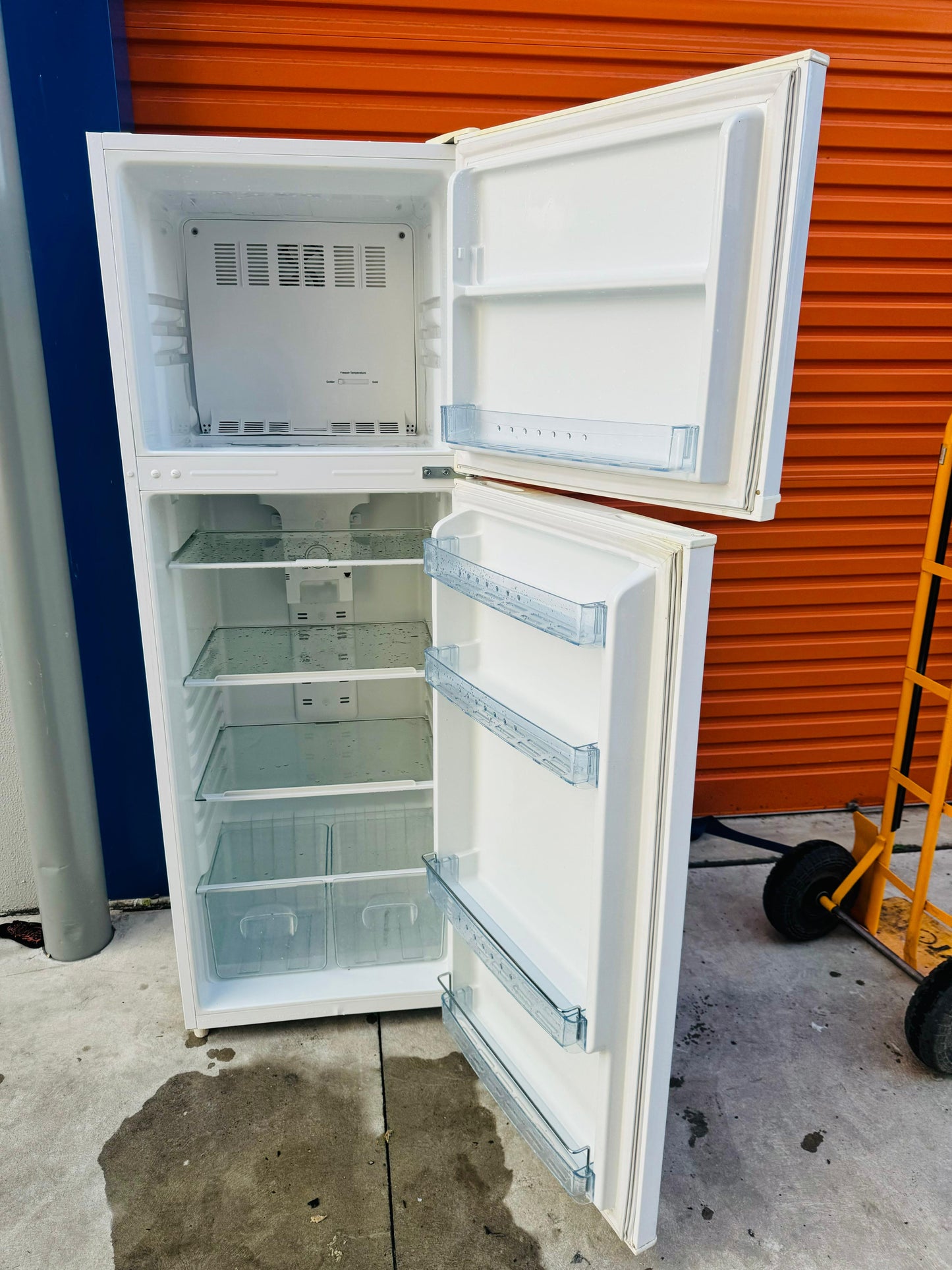 **HISENSE 342 LITRES FRIDGE FREEZER**