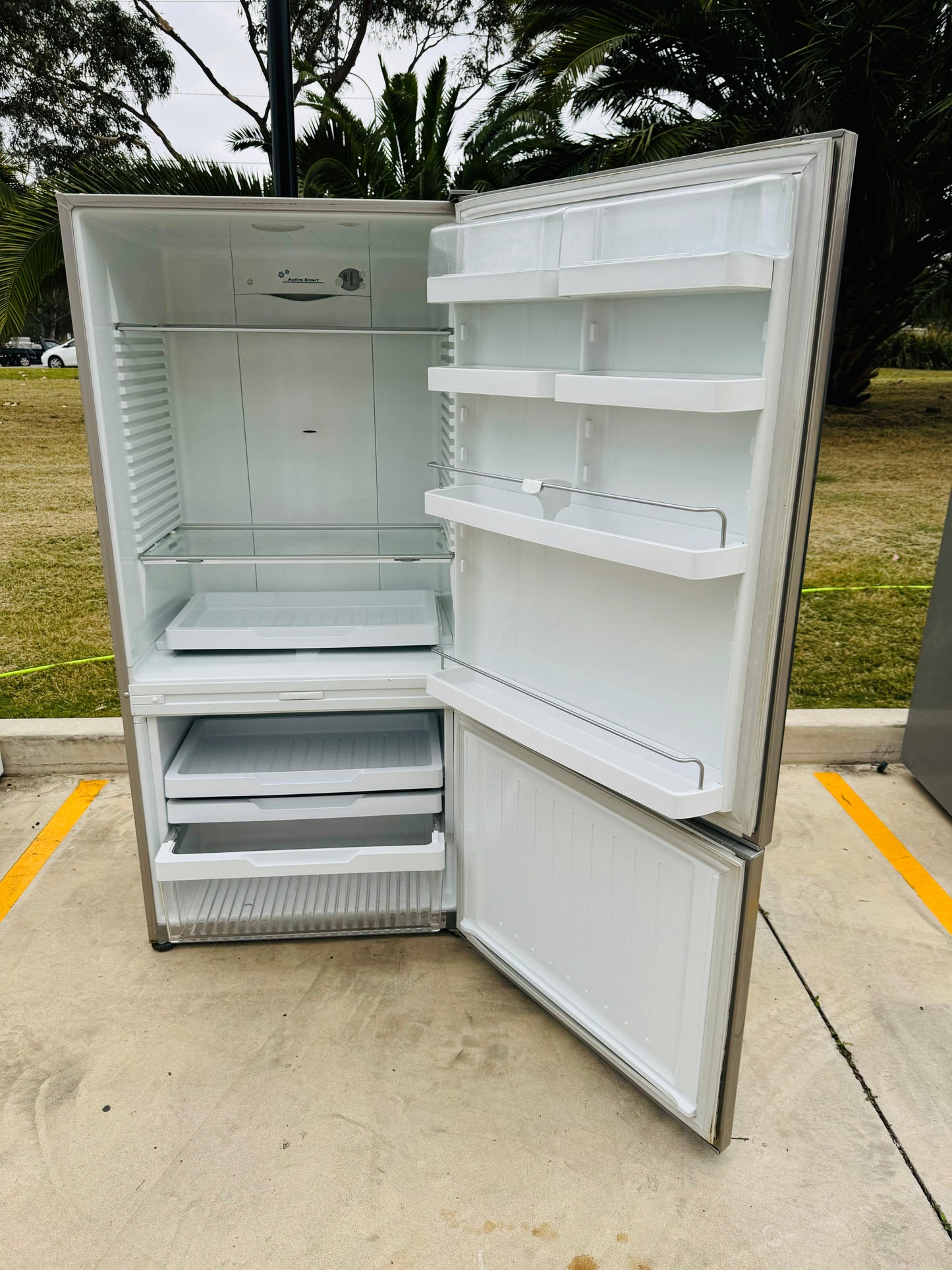 **FISHER & PAYKEL 519 LITRES FRIDGE FREEZER**