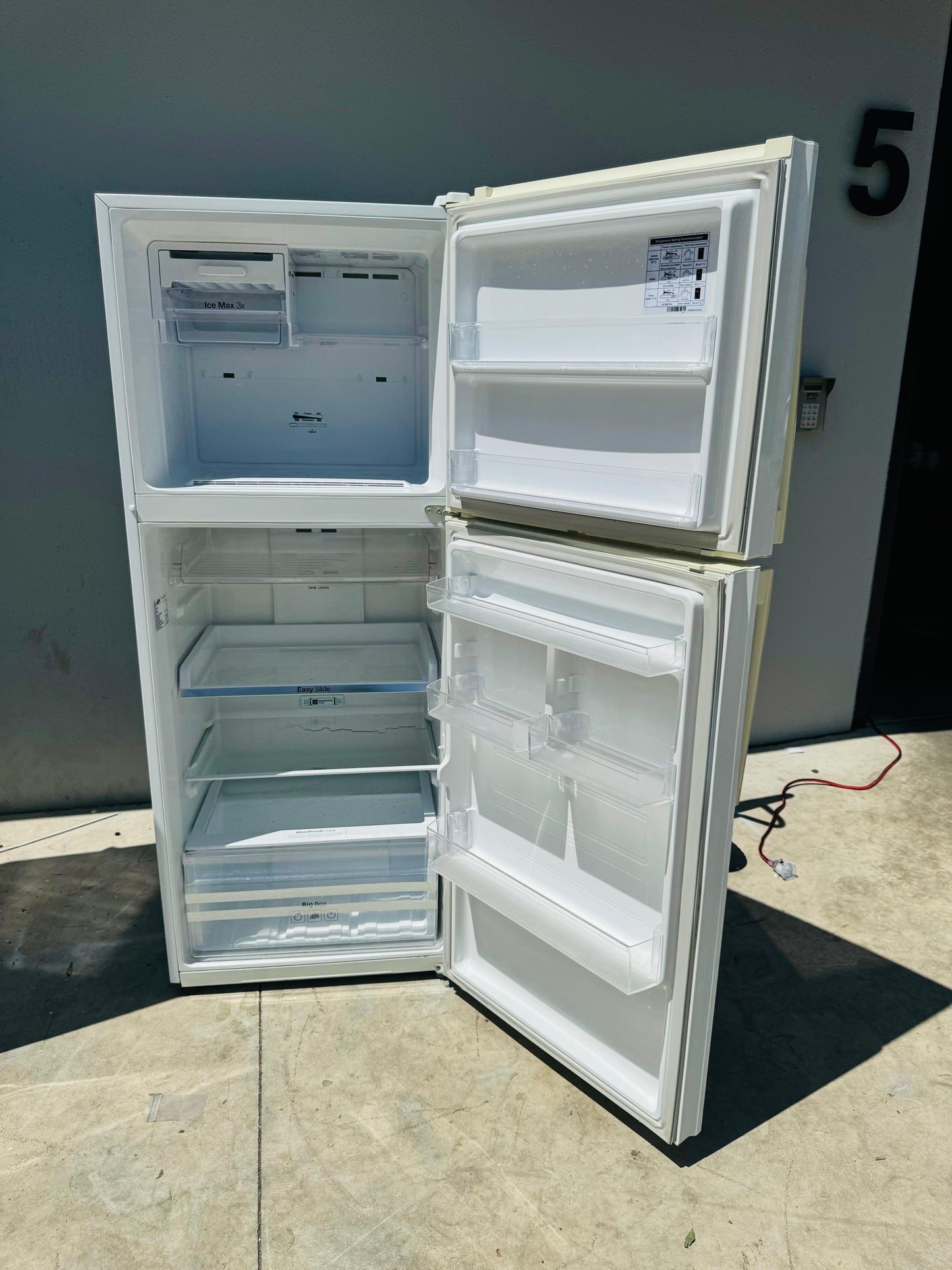 **SAMSUNG 393 LITRES FRIDGE FREEZER**