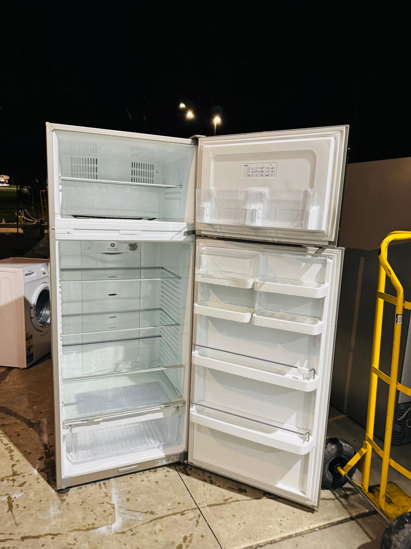 **FISHER & PAYKEL 447 LITRES FRIDGE FREEZER**