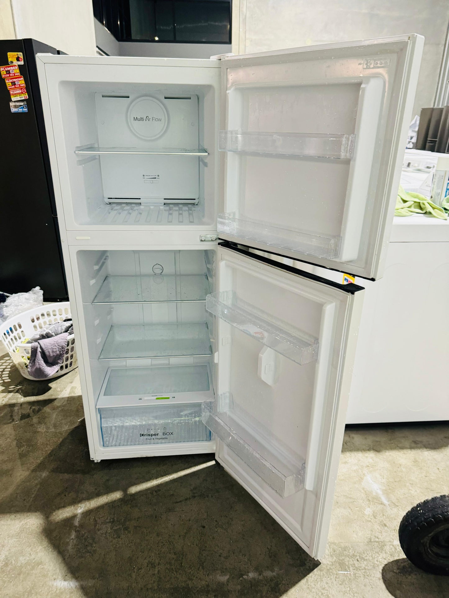 **CHIQ 216 LITRES FRIDGE FREEZER**