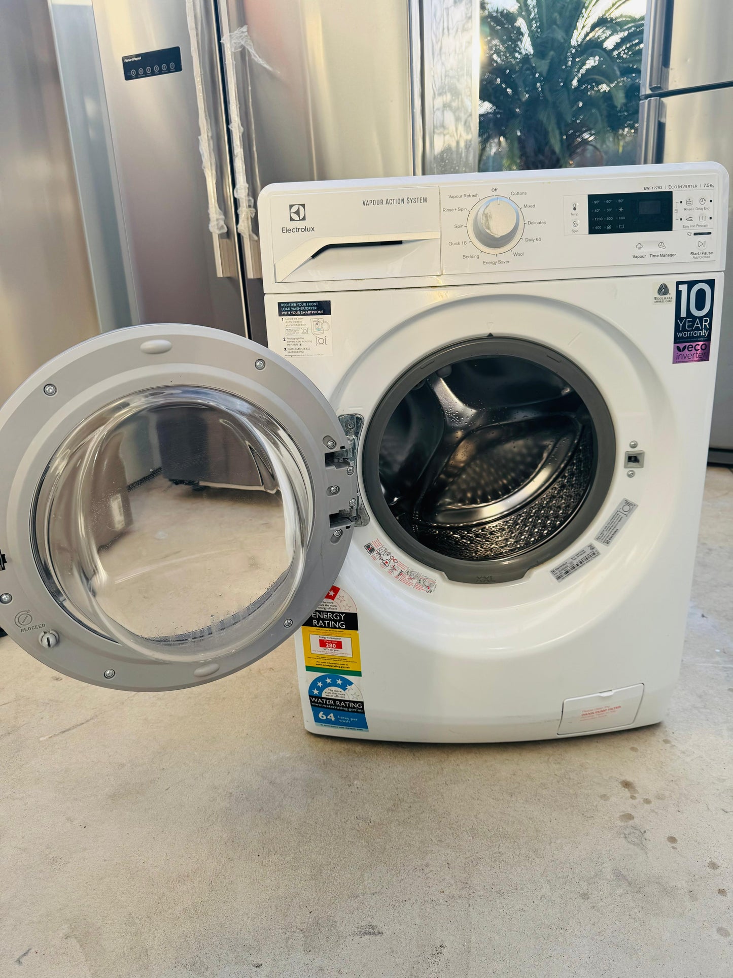 **ELECTROLUX 7.5 KGS FRONT LOADER WASHING MACHINE **