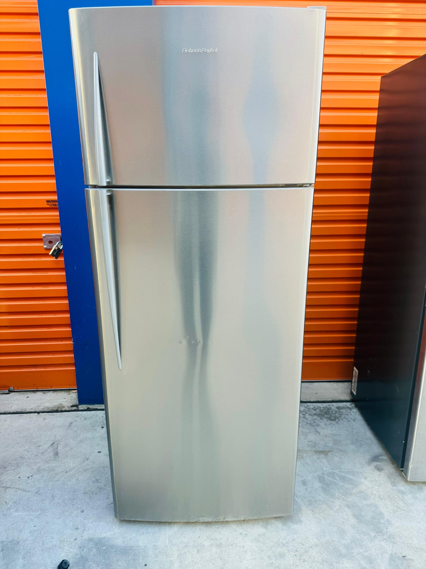 **FISHER & PAYKEL 447 LITRES FRIDGE FREEZER**