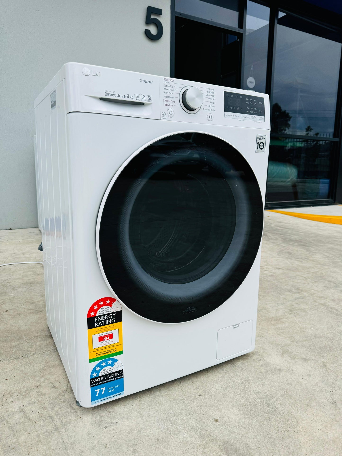 **LG 9KGS FRONT LOADER WASHING MACHINE**