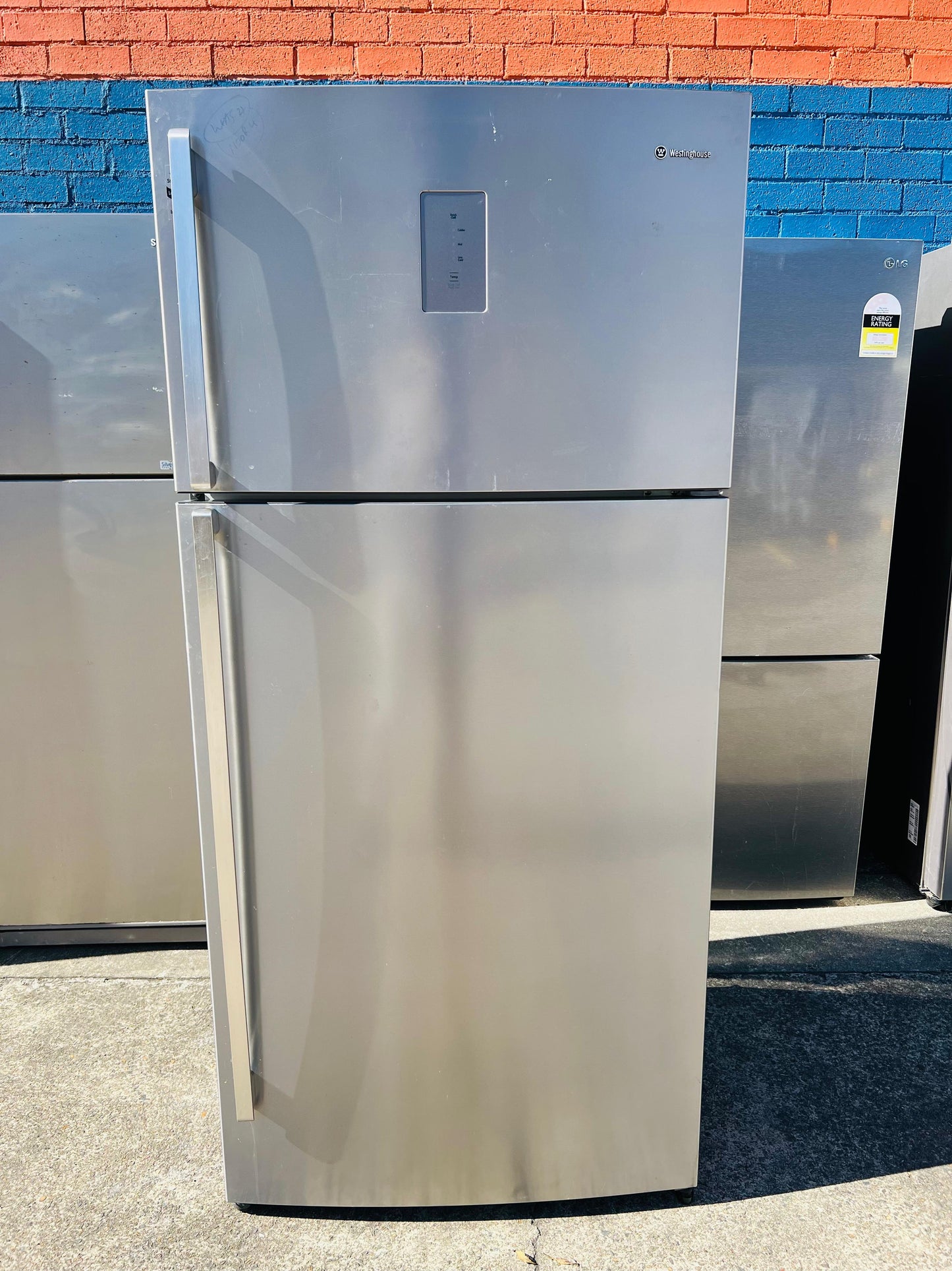 **WESTINGHOUSE 537 LITRES FRIDGE FREEZER**