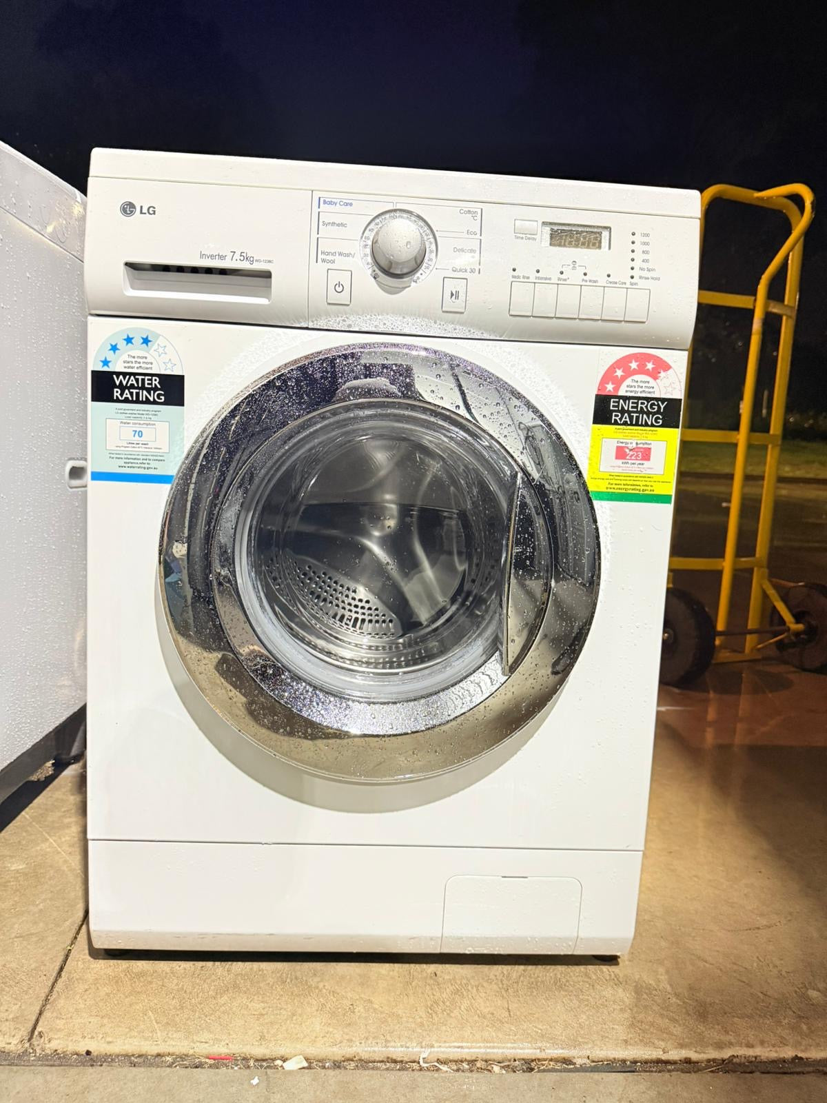 **LG 7.5KGS FRONT LOADER WASHING MACHINE**