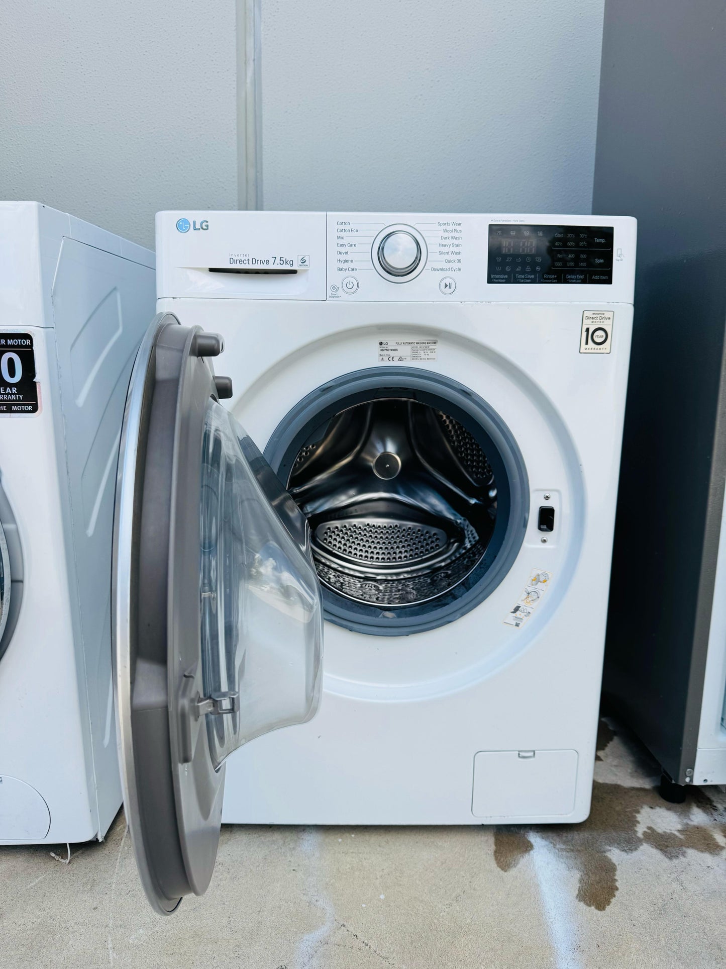 **LG 7.5KGS FRONT LOADER WASHING MACHINE**