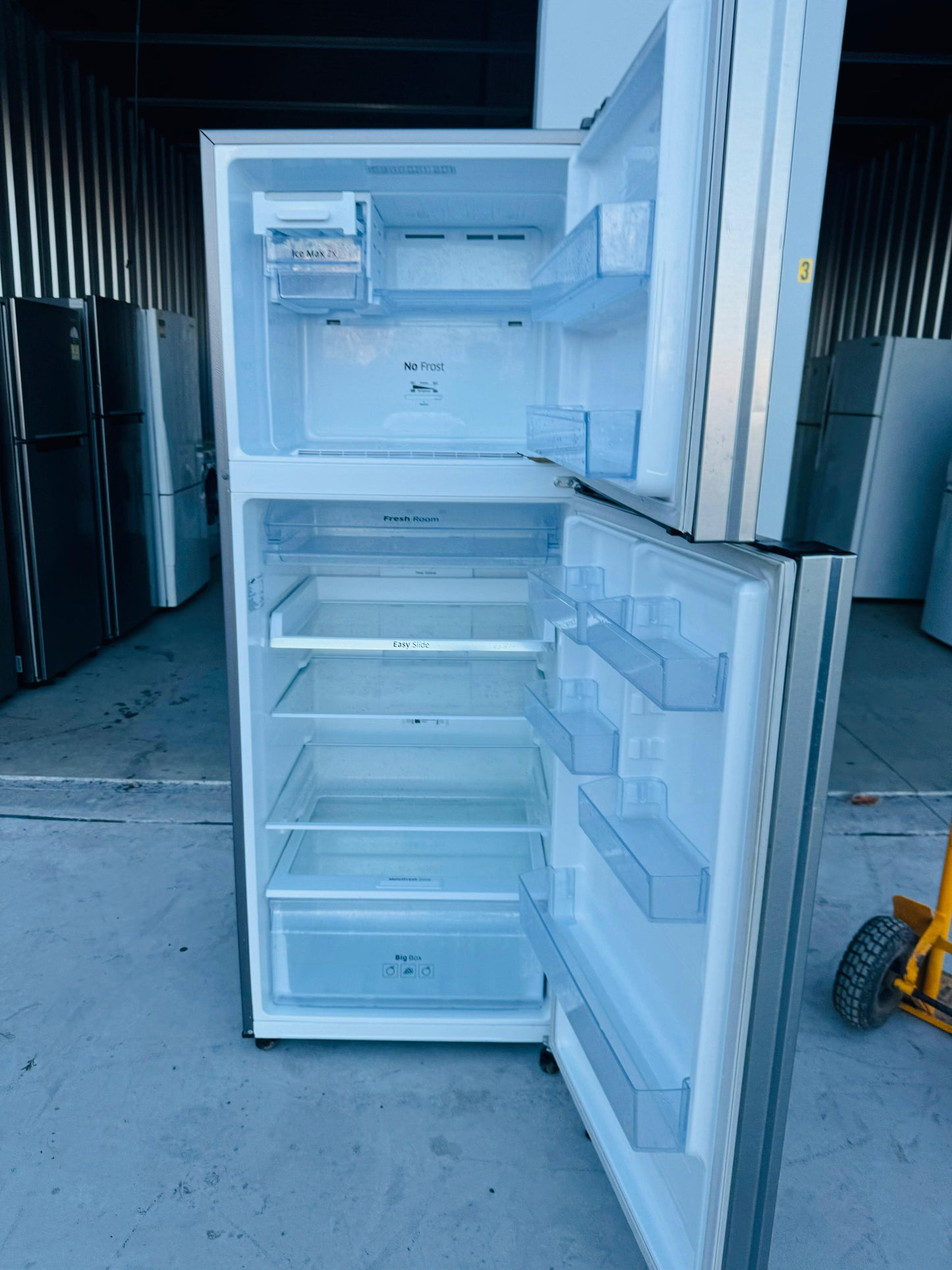 **SAMSUNG 469 LITRES FRIDGE FREEZER**