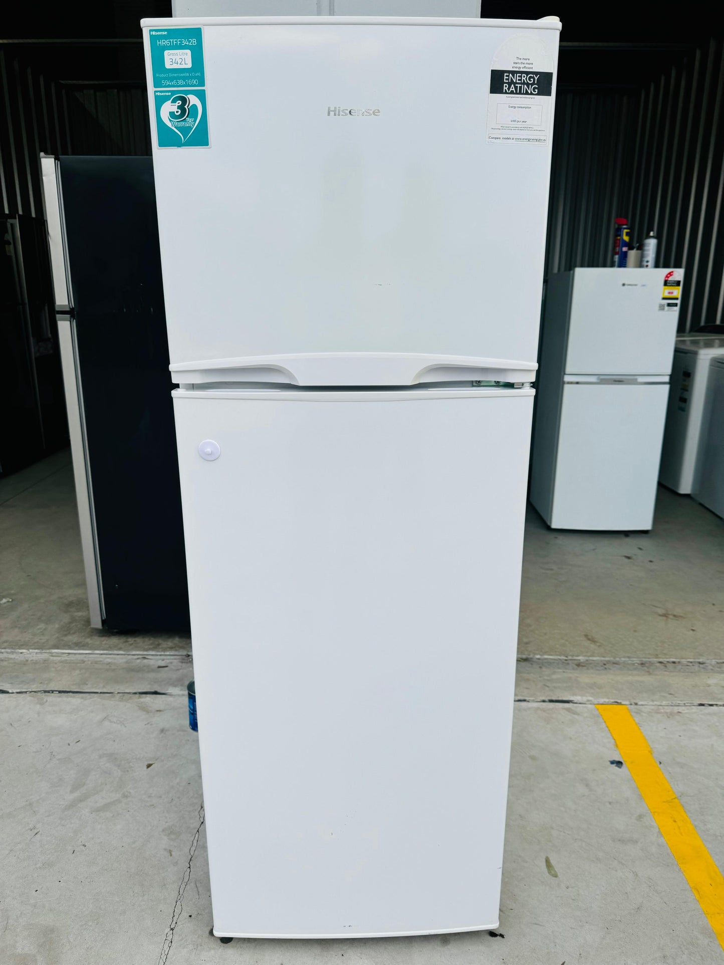 **HISENSE 342 LITRES FRIDGE FREEZER**