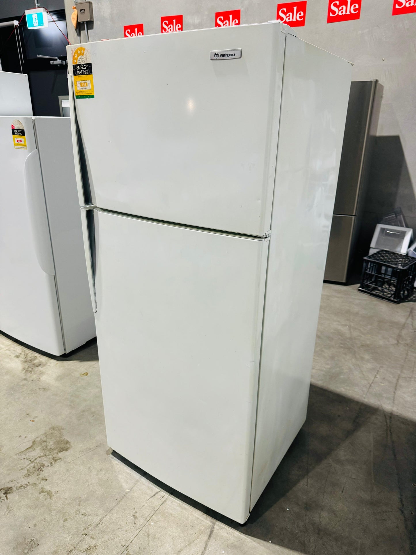 **WESTINGHOUSE 420 LITRES FRIDGE FREEZER**