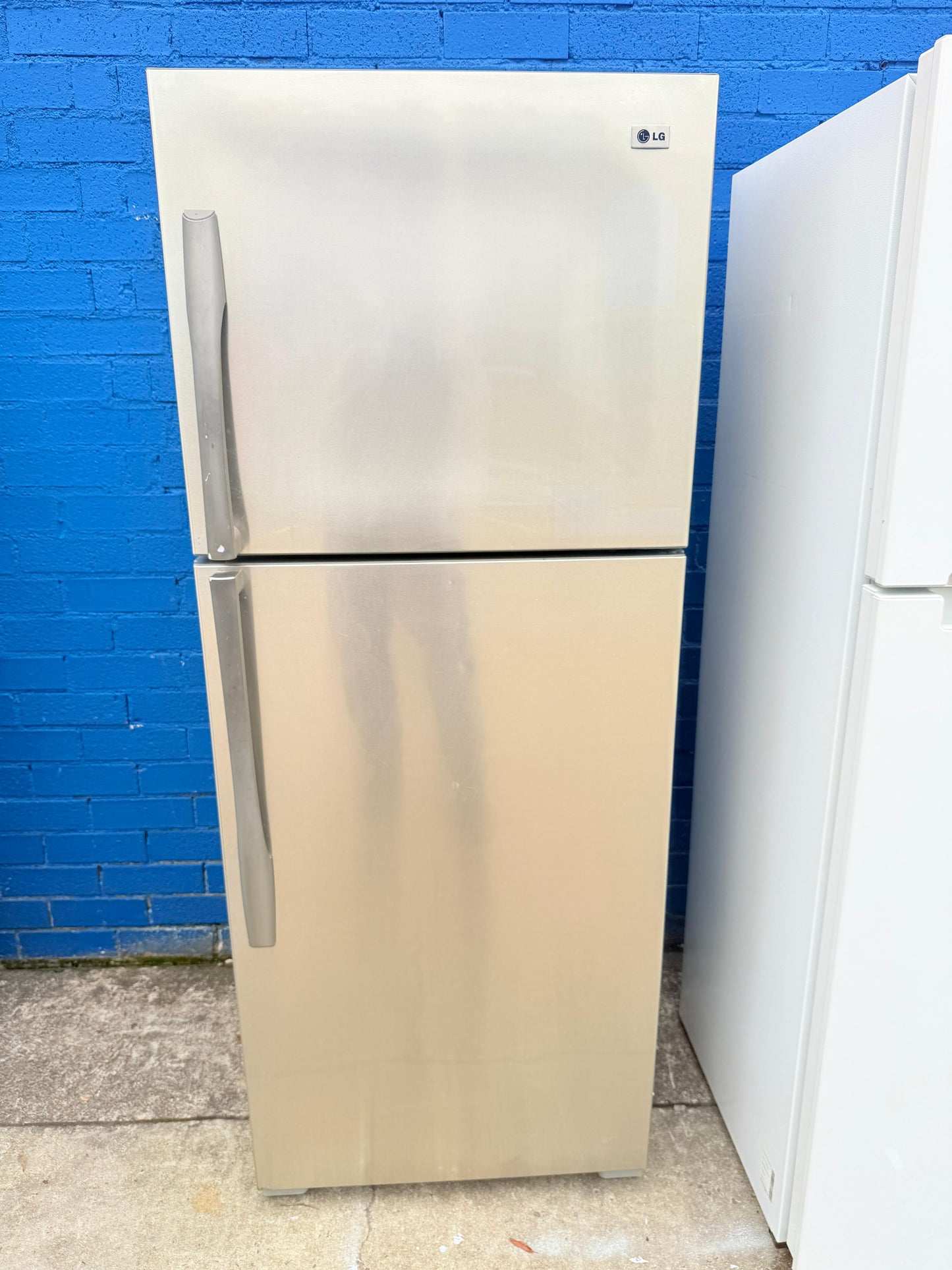**LG 442 LITRES FRIDGE FREEZER**