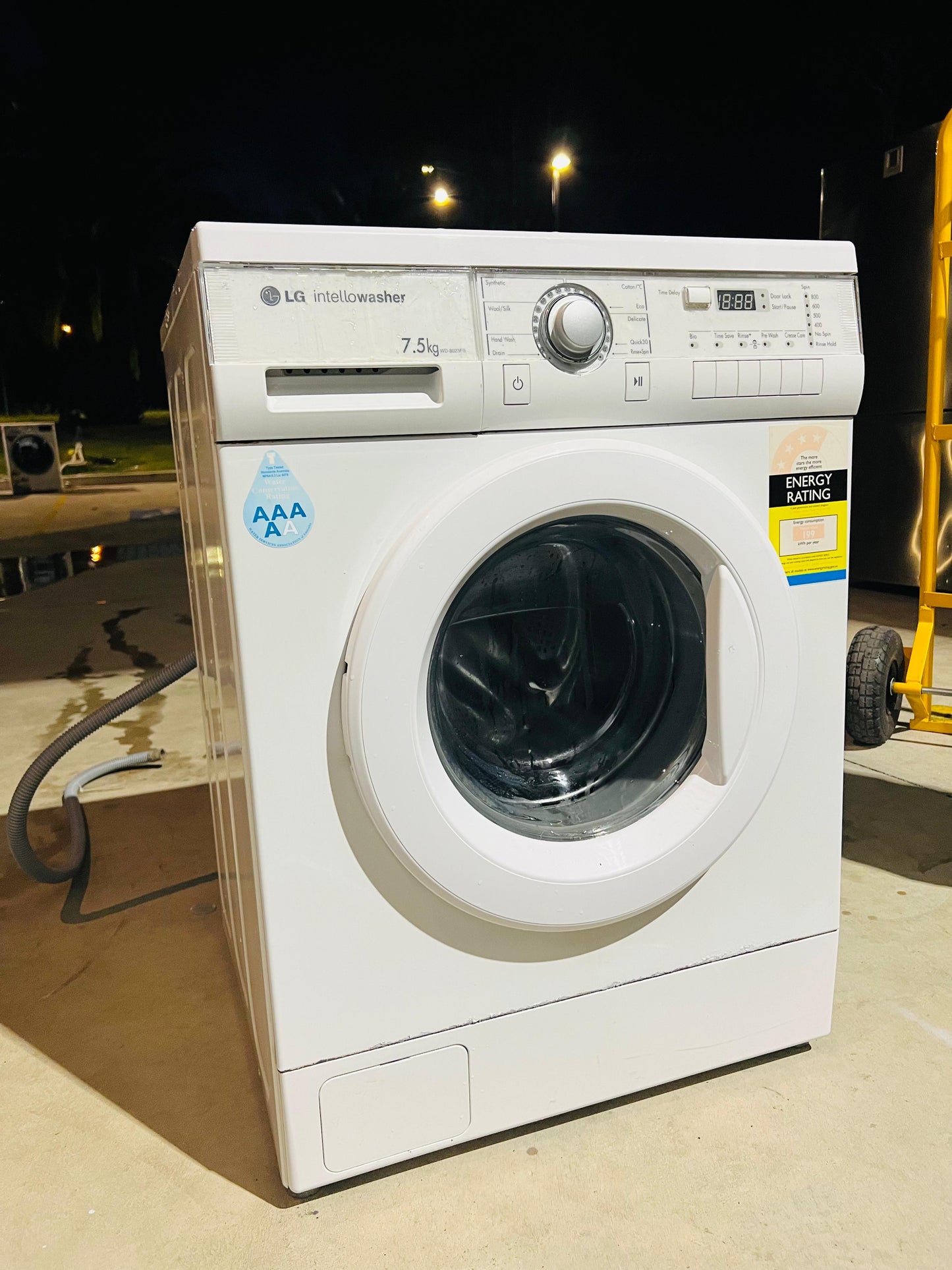 **LG 7.5 KGS FRONT LOADER WASHING MACHINE**