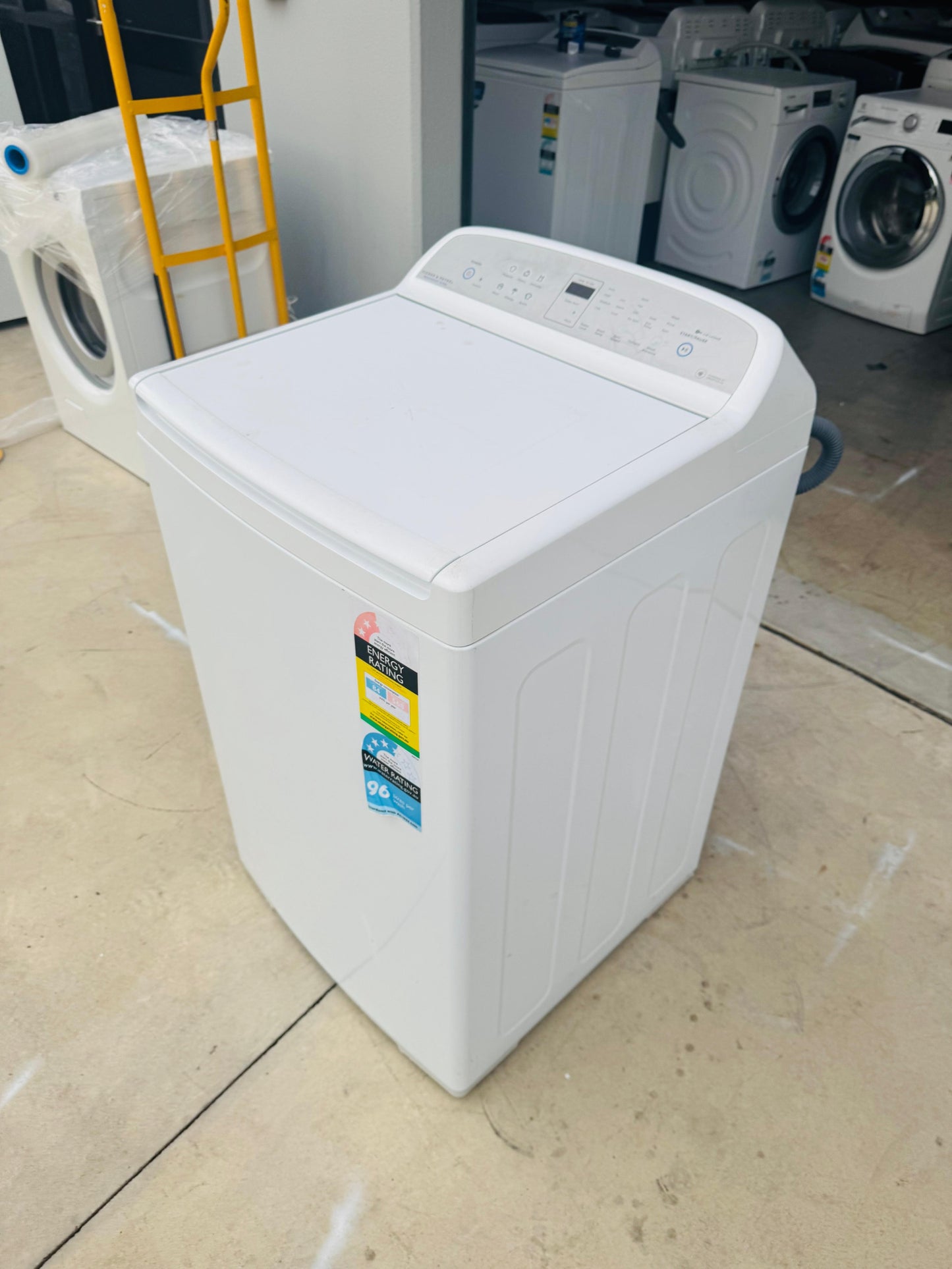 **FISHERS & PAYKEL 8.5 KGS TOP LOADER WASHING MACHINE**