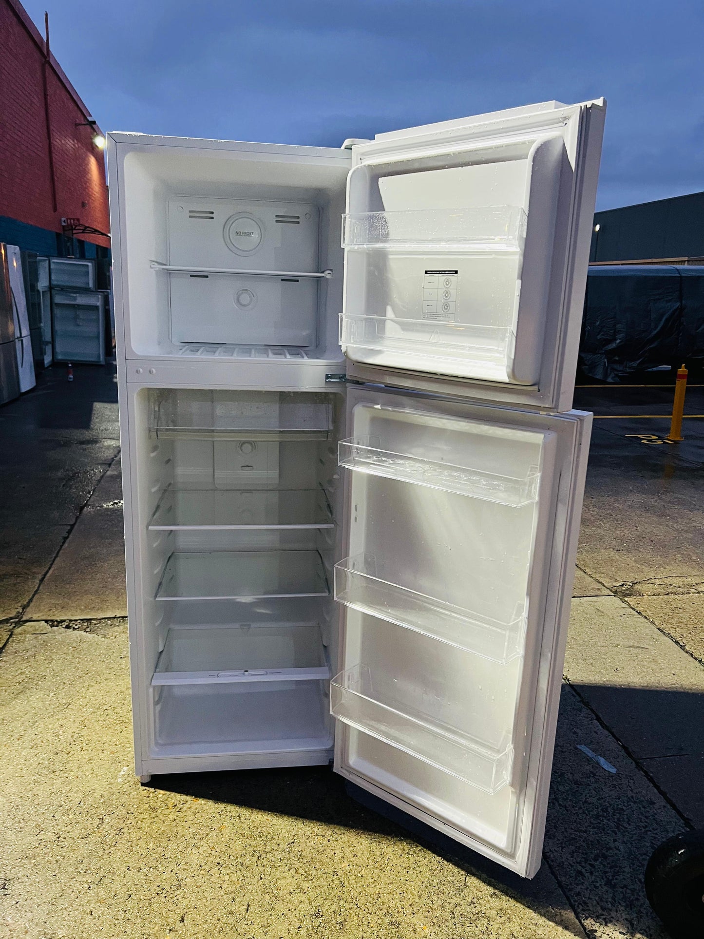 **HAIER 514 LITRES FRIDGE FREEZER**