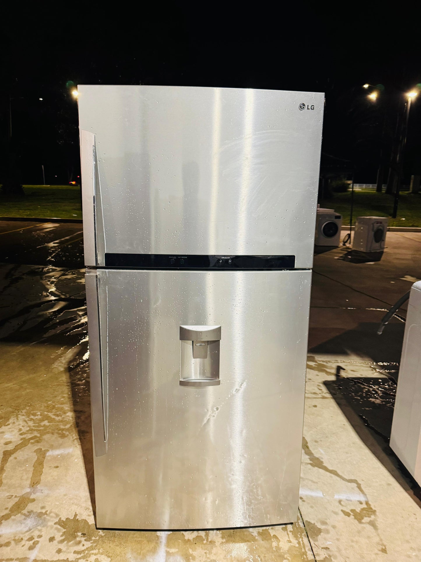 **LG 600 LITRES FRIDGE FREEZER**