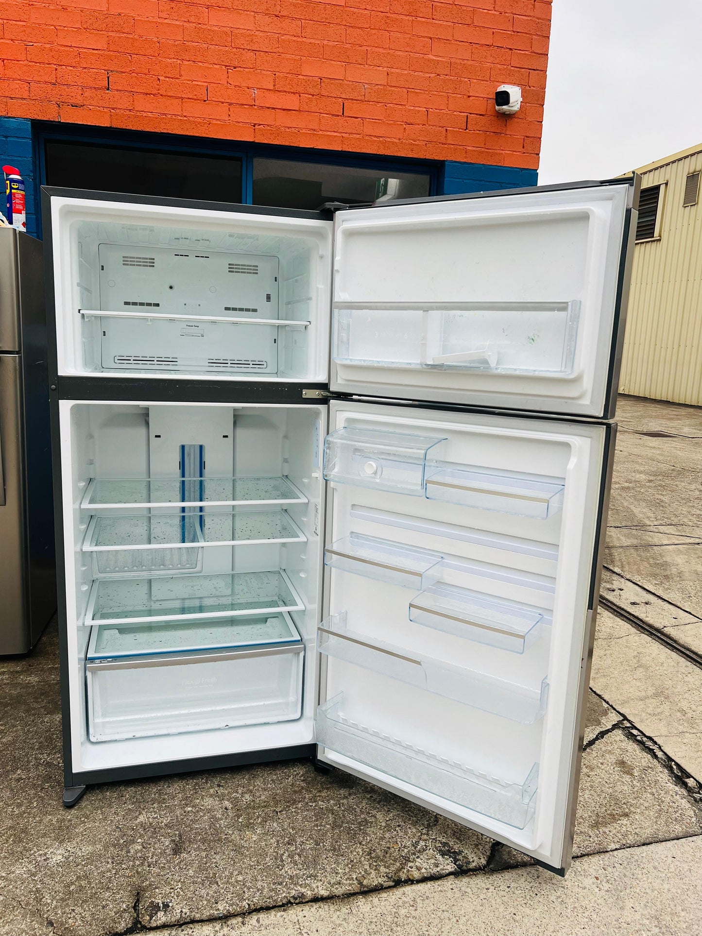 **WESTINGHOUSE 538 LITRES FRIDGE FREEZER**