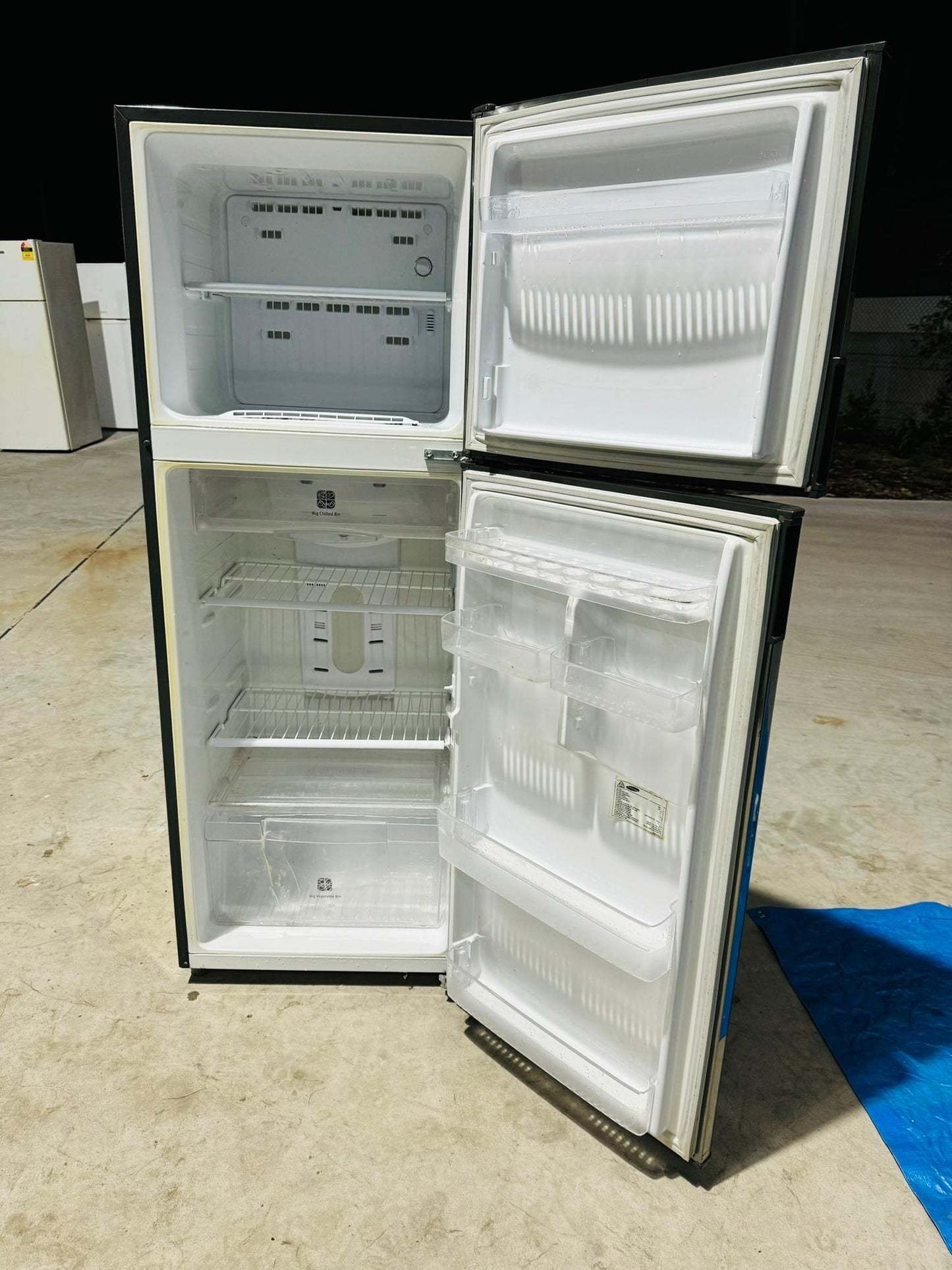 **SAMSUNG 296 LITRES FRIDGE FREEZER**