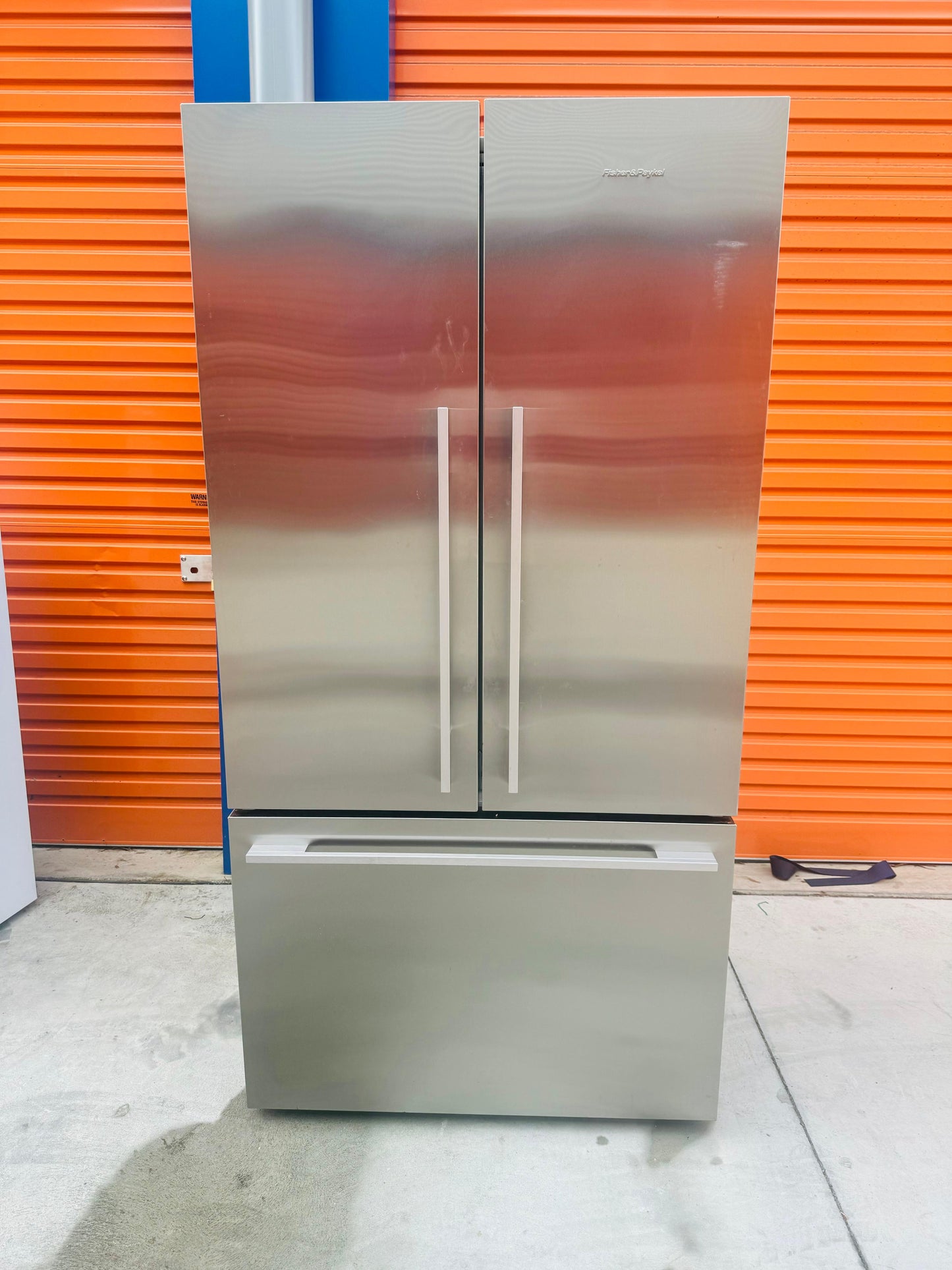 **FISHER & PAYKEL FRENCH DOOR 610 LITRES FRIDGE FREEZER**