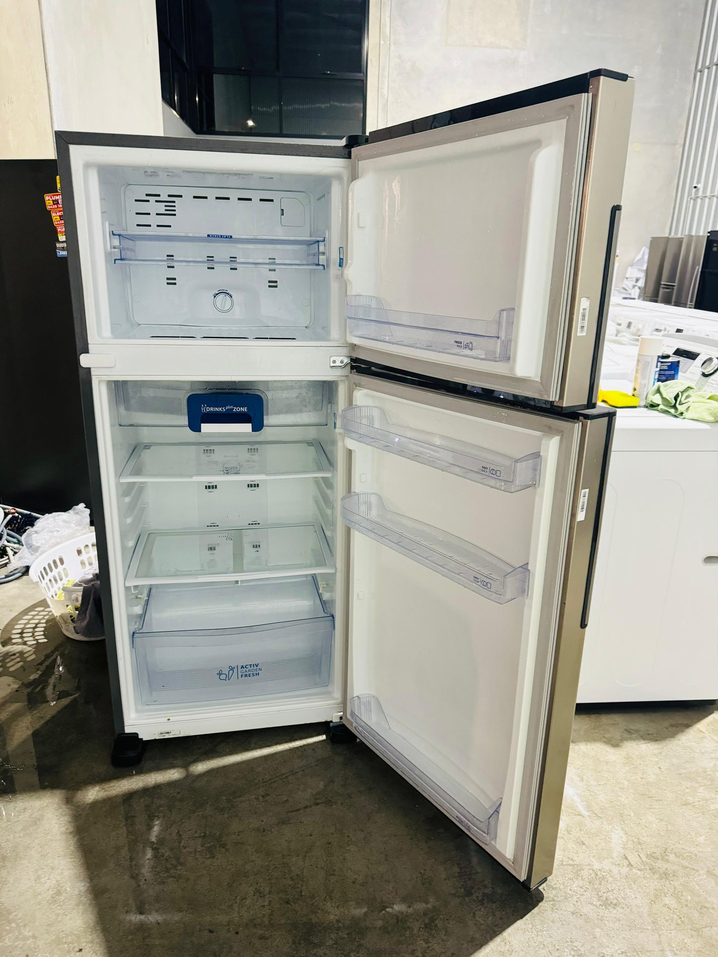 **WHIRLPOOL 410 LITRES FRIDGE FREEZER**