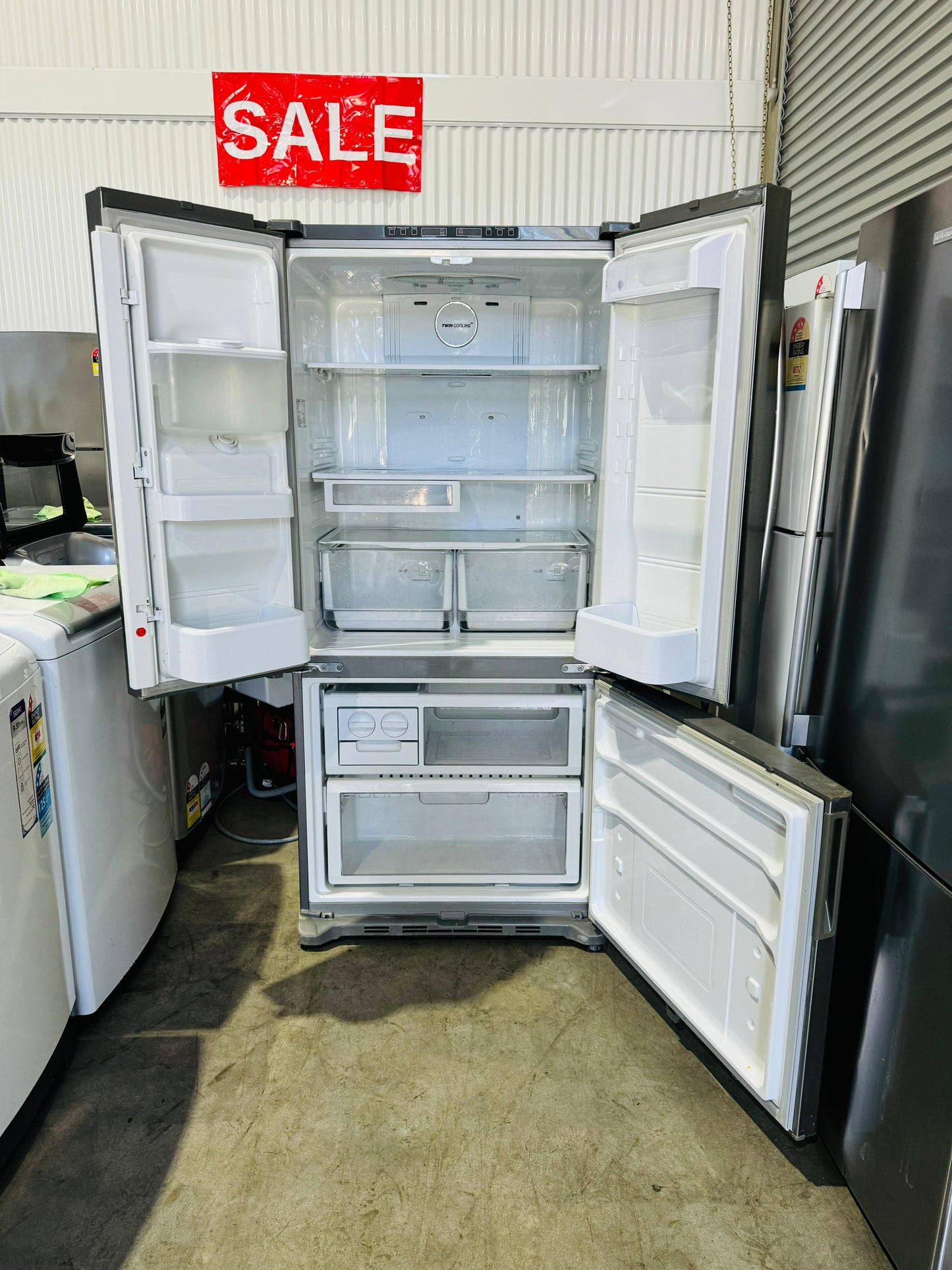 **SAMSUNG FRENCH DOOR 533 FRIDGE FREEZER**