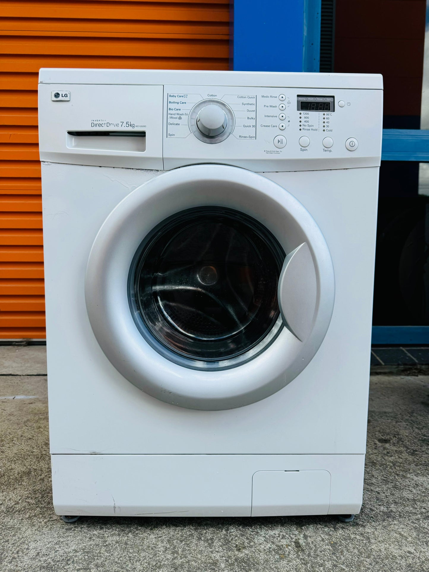 **LG 7.5KGS FRONT LOADER WASHING MACHINE**