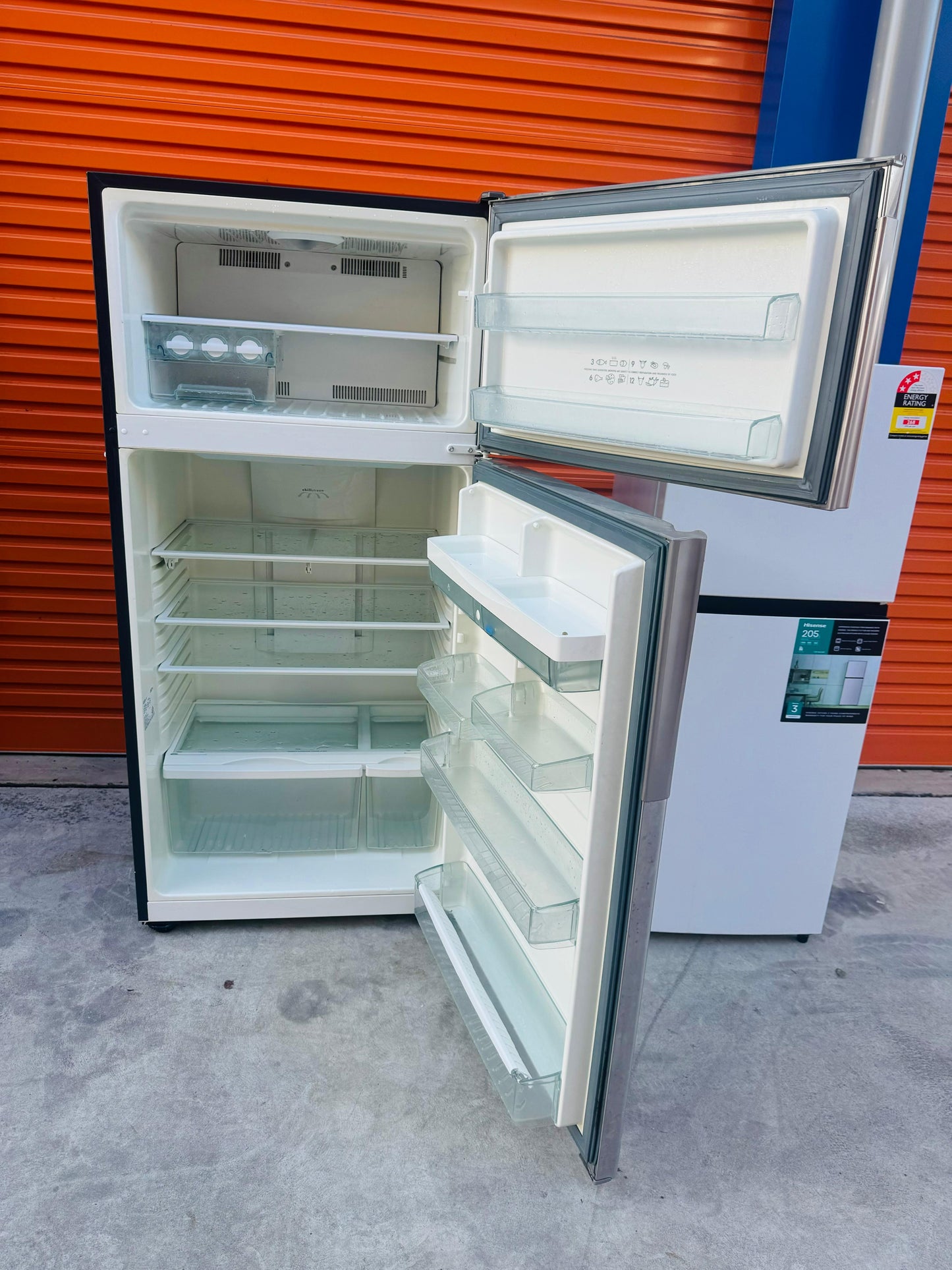 **WESTINGHOUSE 517 LITRES FRIDGE FREEZER**