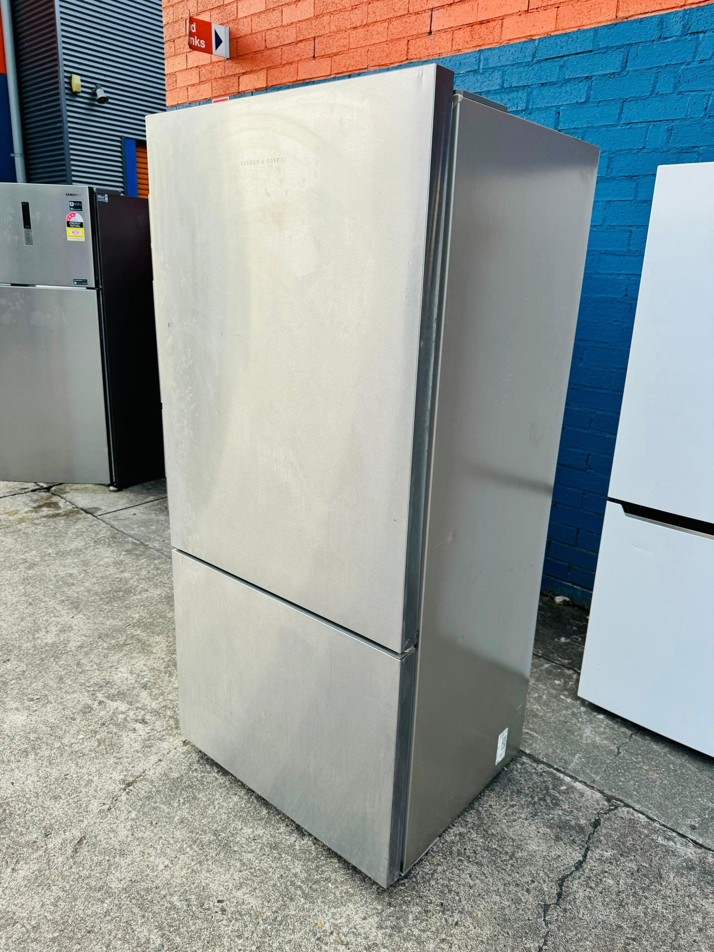 **FISHER & PAYKEL 519 LITRES FRIDGE FREEZER**