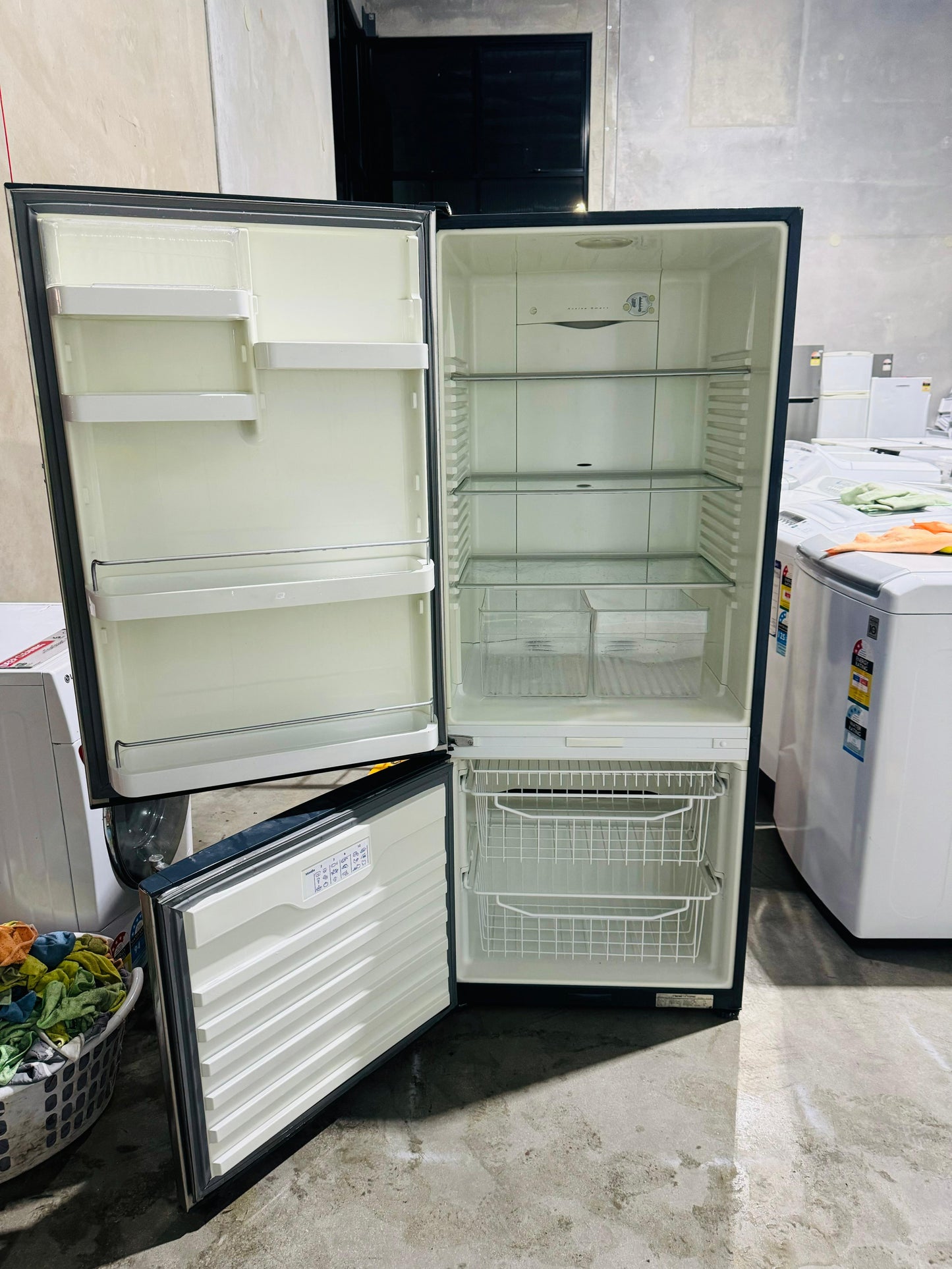 **FISHER & PAYKEL 442 LITRES FRIDGE FREEZER**