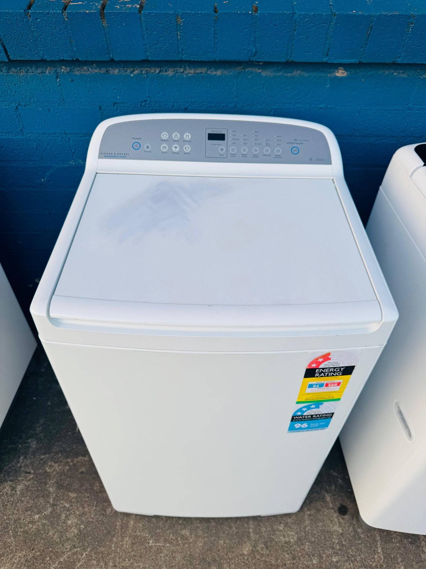 **FISHERS & PAYKEL 8.5 KGS TOP LOADER WASHING MACHINE**