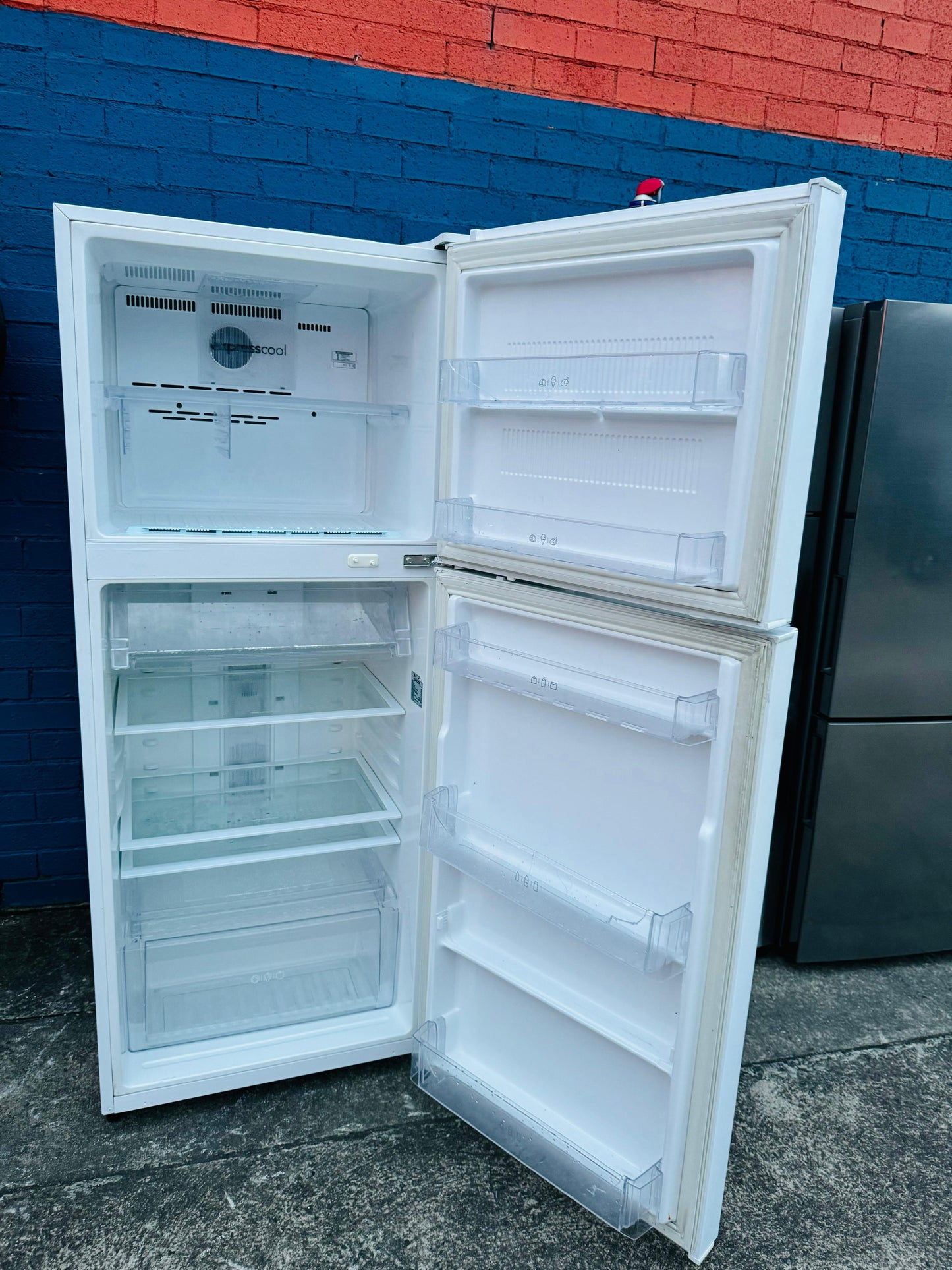 **LG 422 LITRES FRIDGE FREEZER**