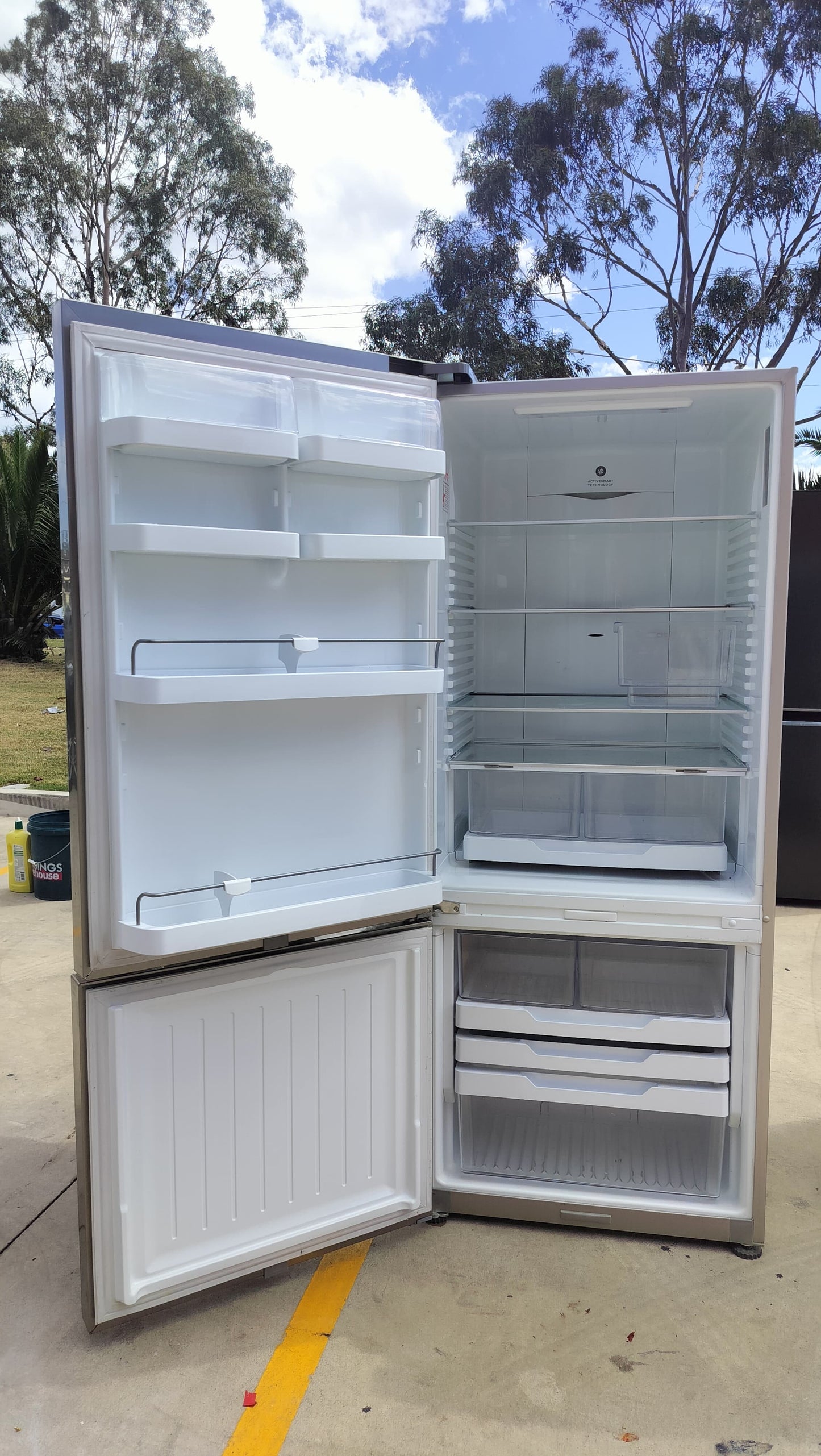 **FISHER & PAYKEL 570 LITRES FRIDGE FREEZER**