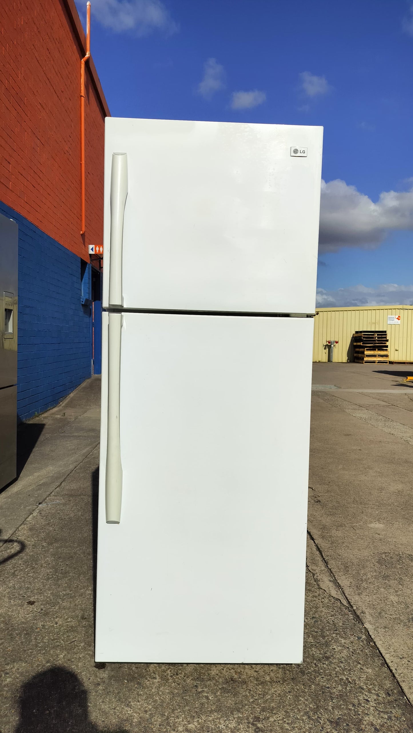 **LG 315 LITRES FRIDGE FREEZER**